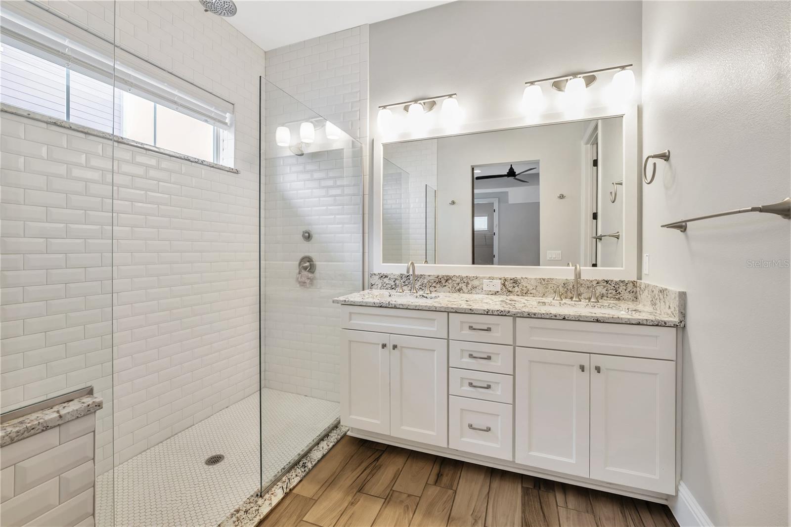 Image 20 of 36 For 441 Capen Avenue