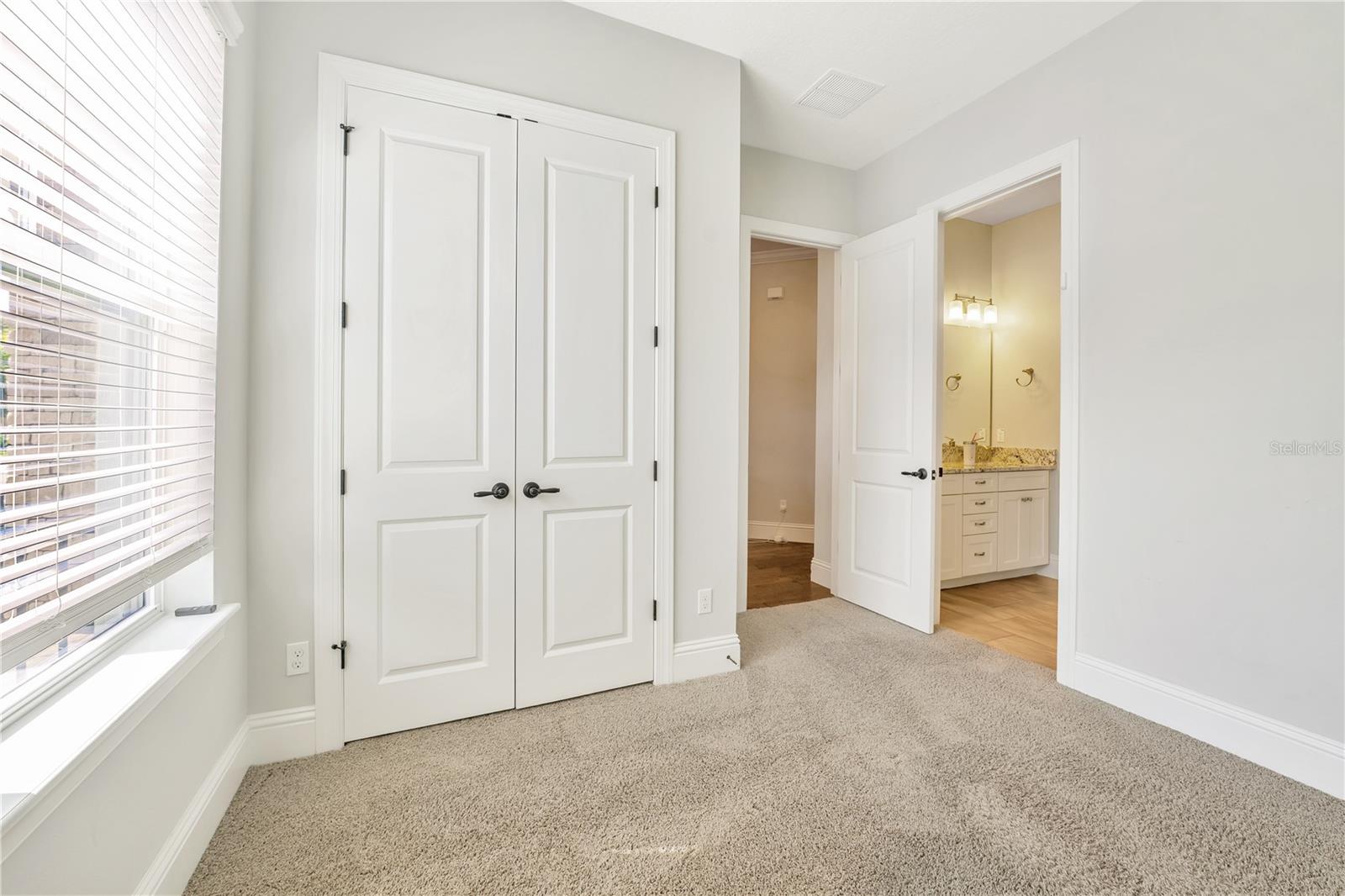 Image 22 of 36 For 441 Capen Avenue