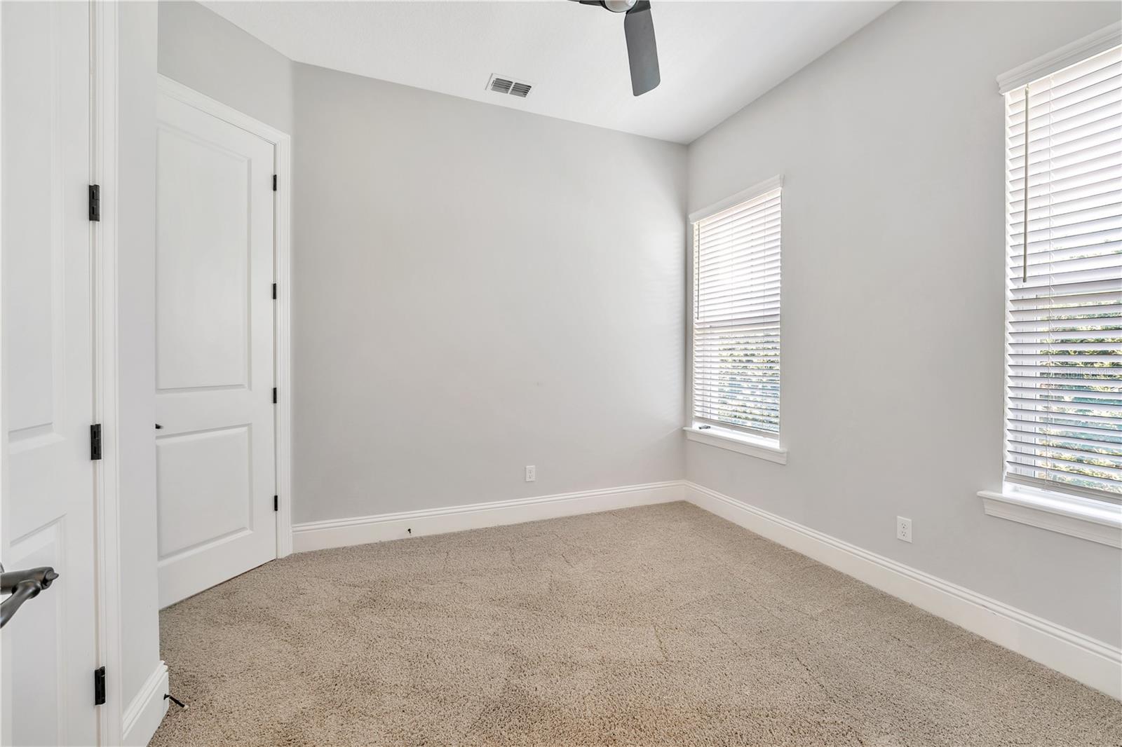 Image 23 of 36 For 441 Capen Avenue