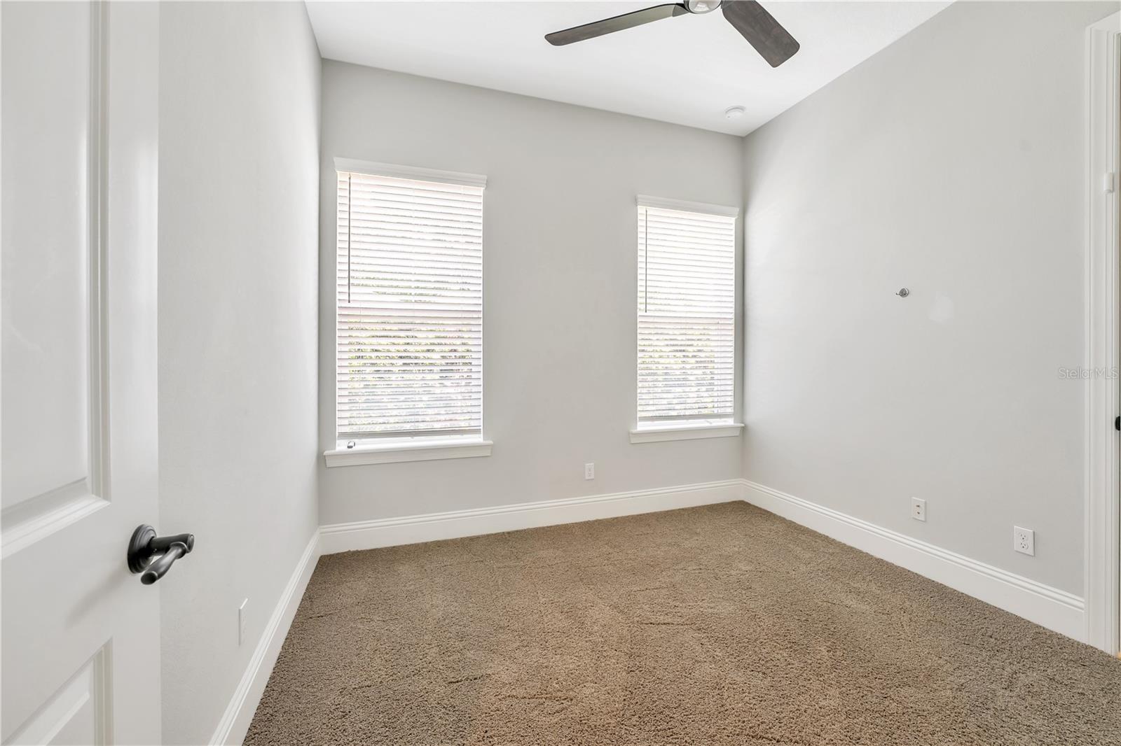 Image 24 of 36 For 441 Capen Avenue