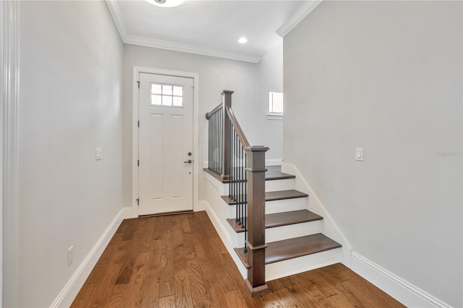 Image 4 of 36 For 441 Capen Avenue