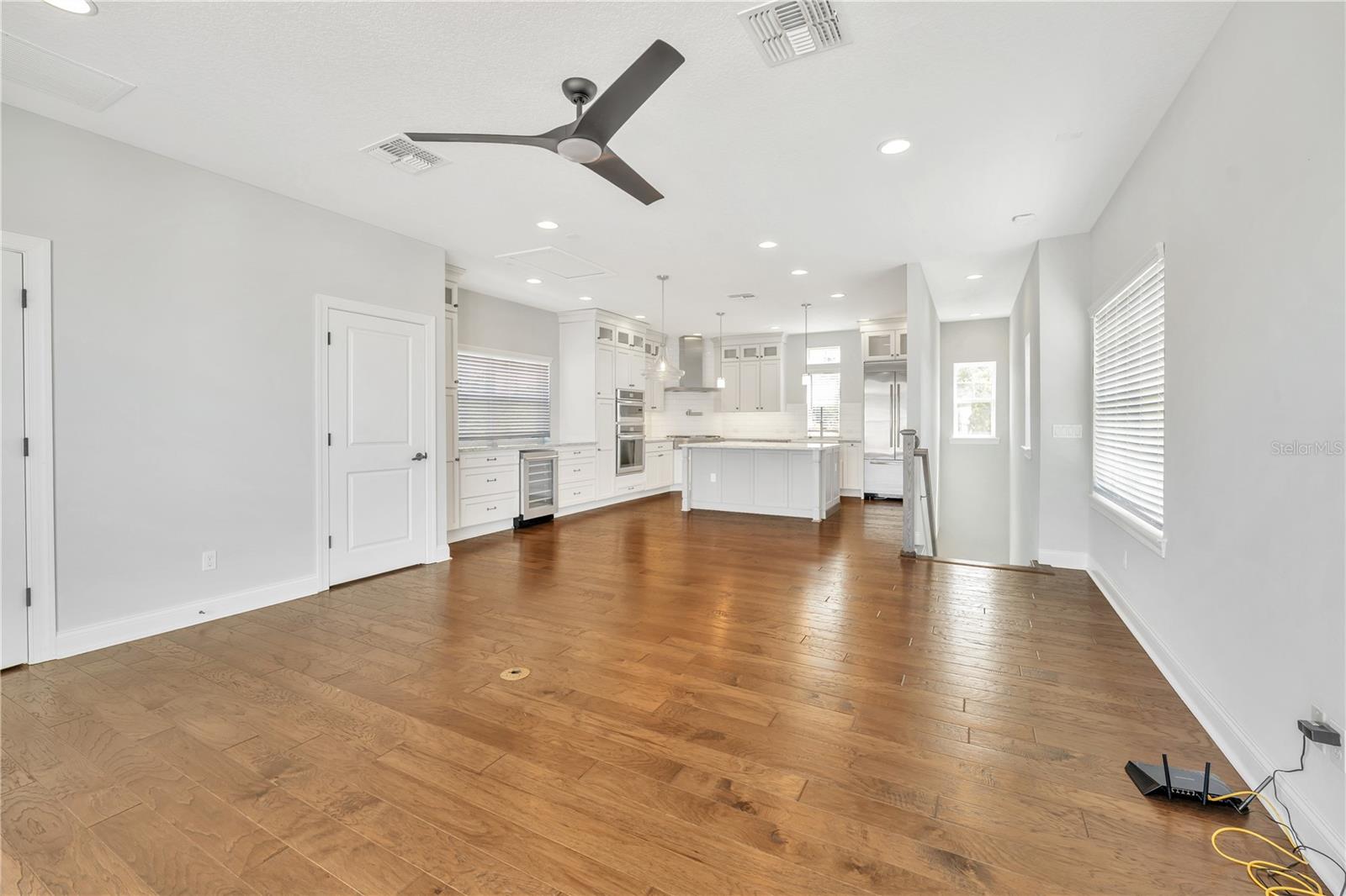 Image 7 of 36 For 441 Capen Avenue