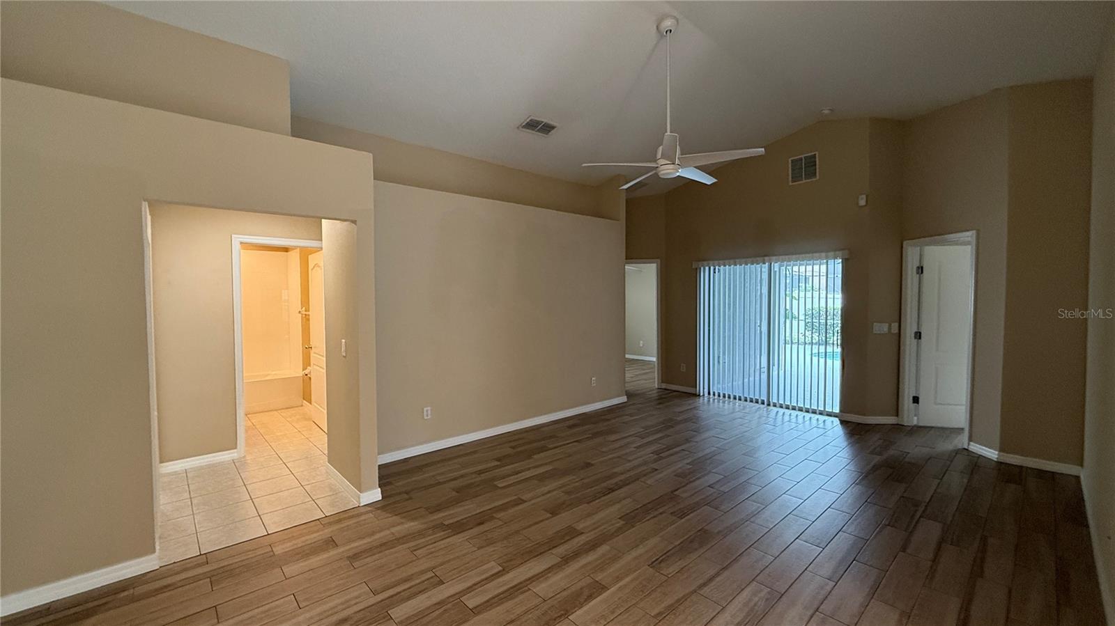 Image 11 of 36 For 148 Chaucer Avenue
