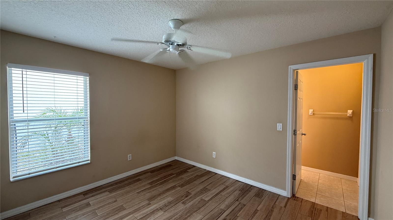 Image 18 of 36 For 148 Chaucer Avenue
