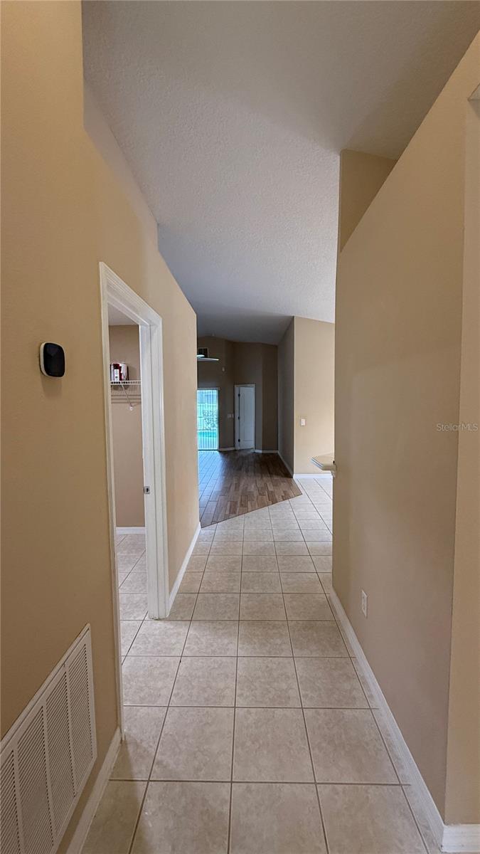 Image 4 of 36 For 148 Chaucer Avenue