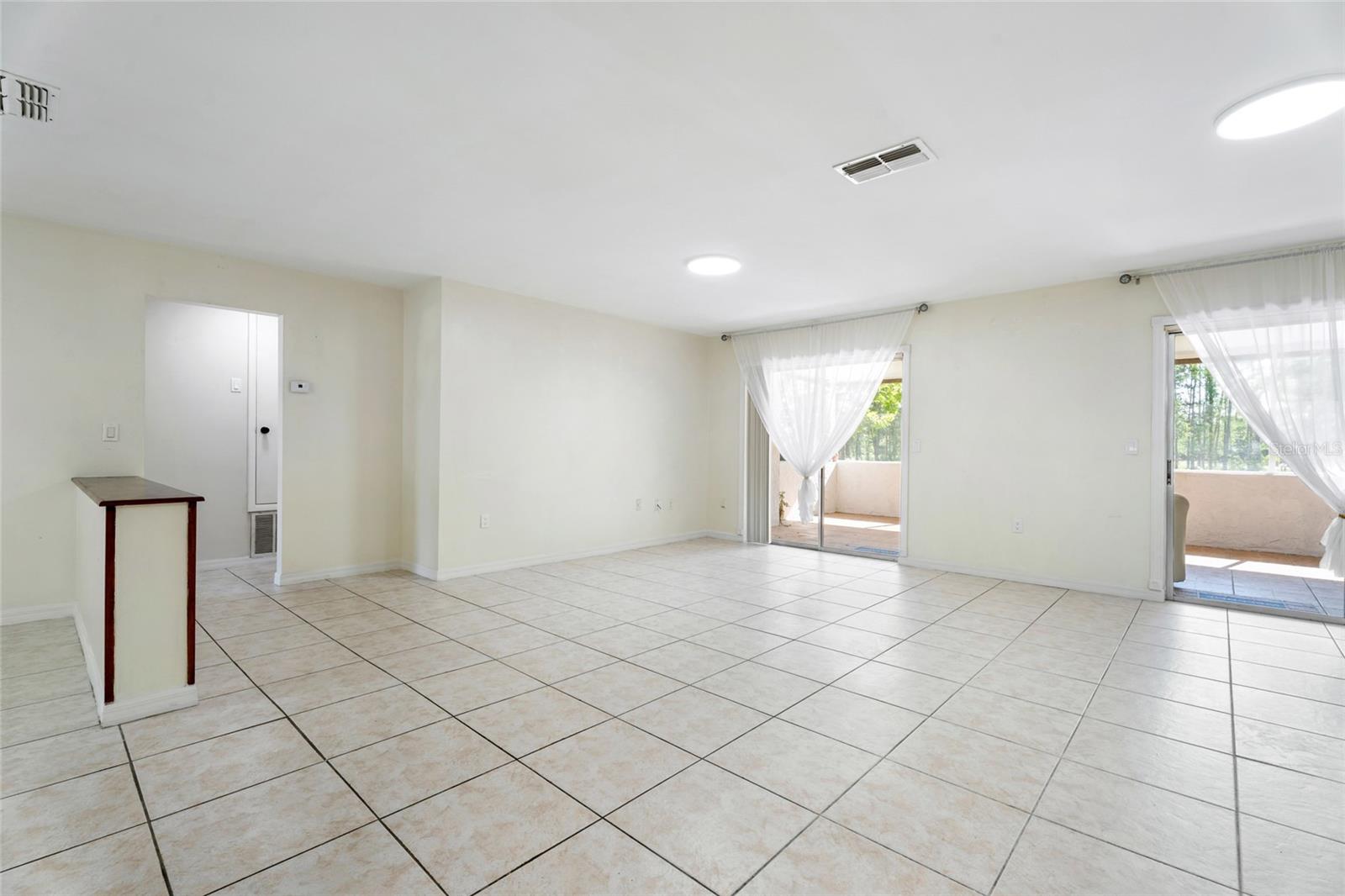 Image 12 of 60 For 10423 Manassas Circle