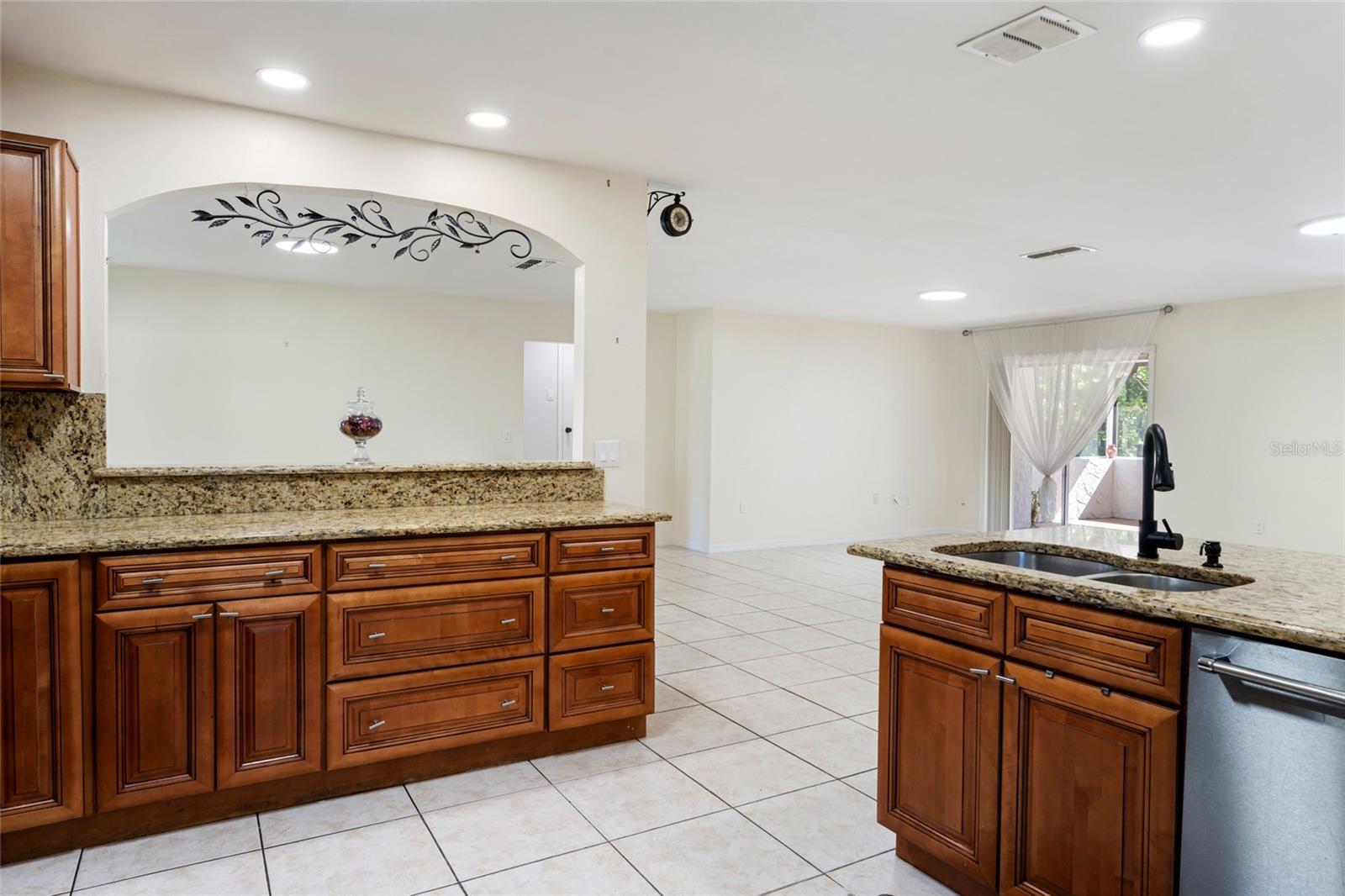 Image 19 of 60 For 10423 Manassas Circle