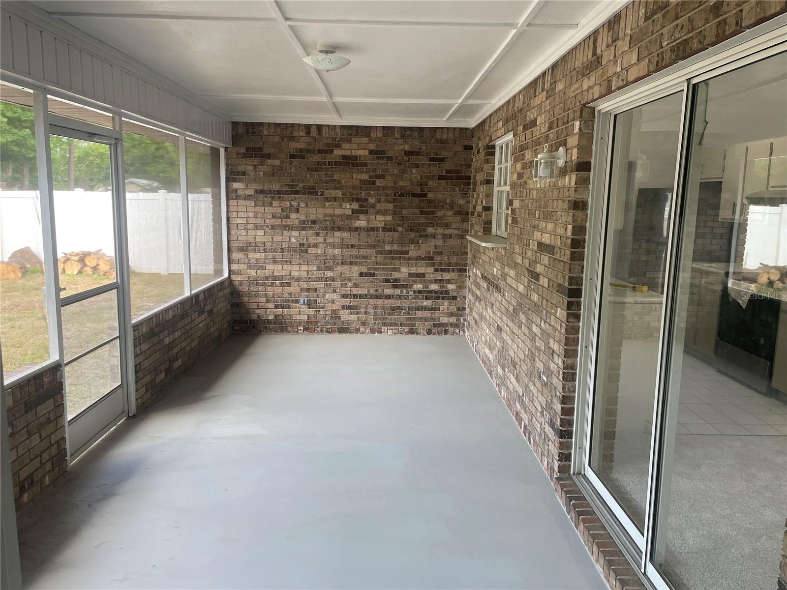 Image 10 of 19 For 2435 W Park Dr.