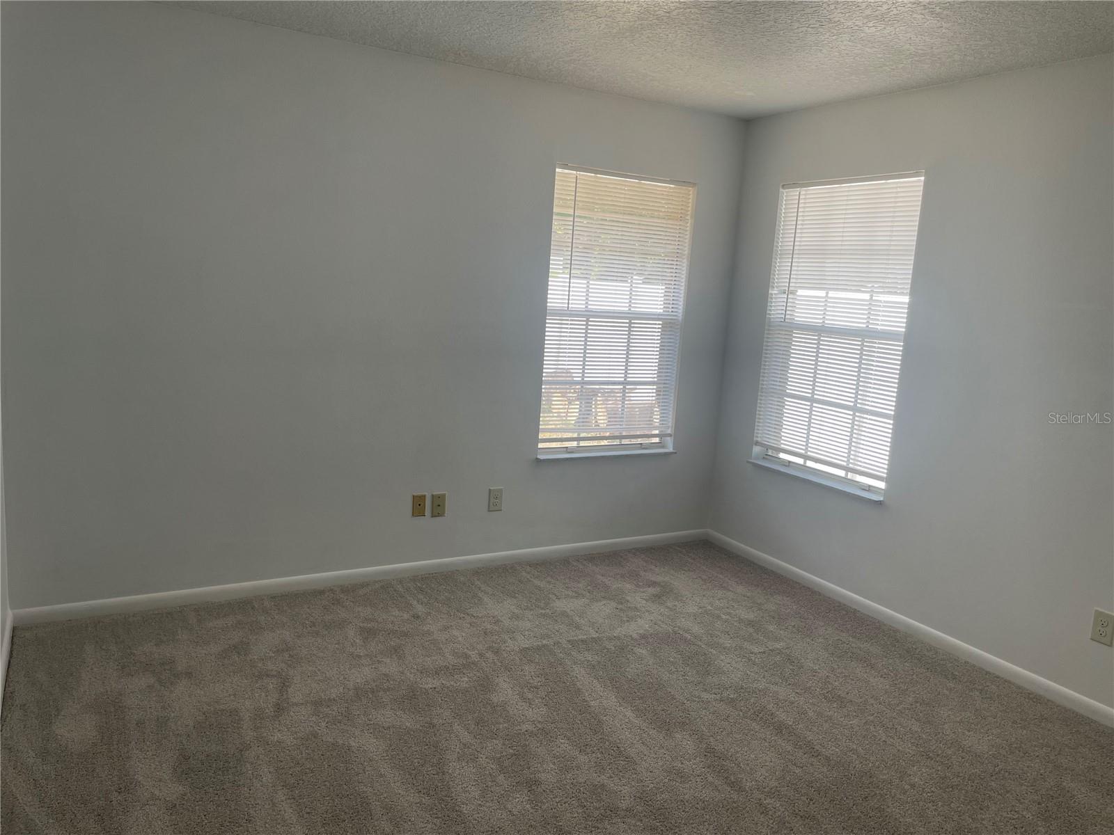 Image 12 of 19 For 2435 W Park Dr.