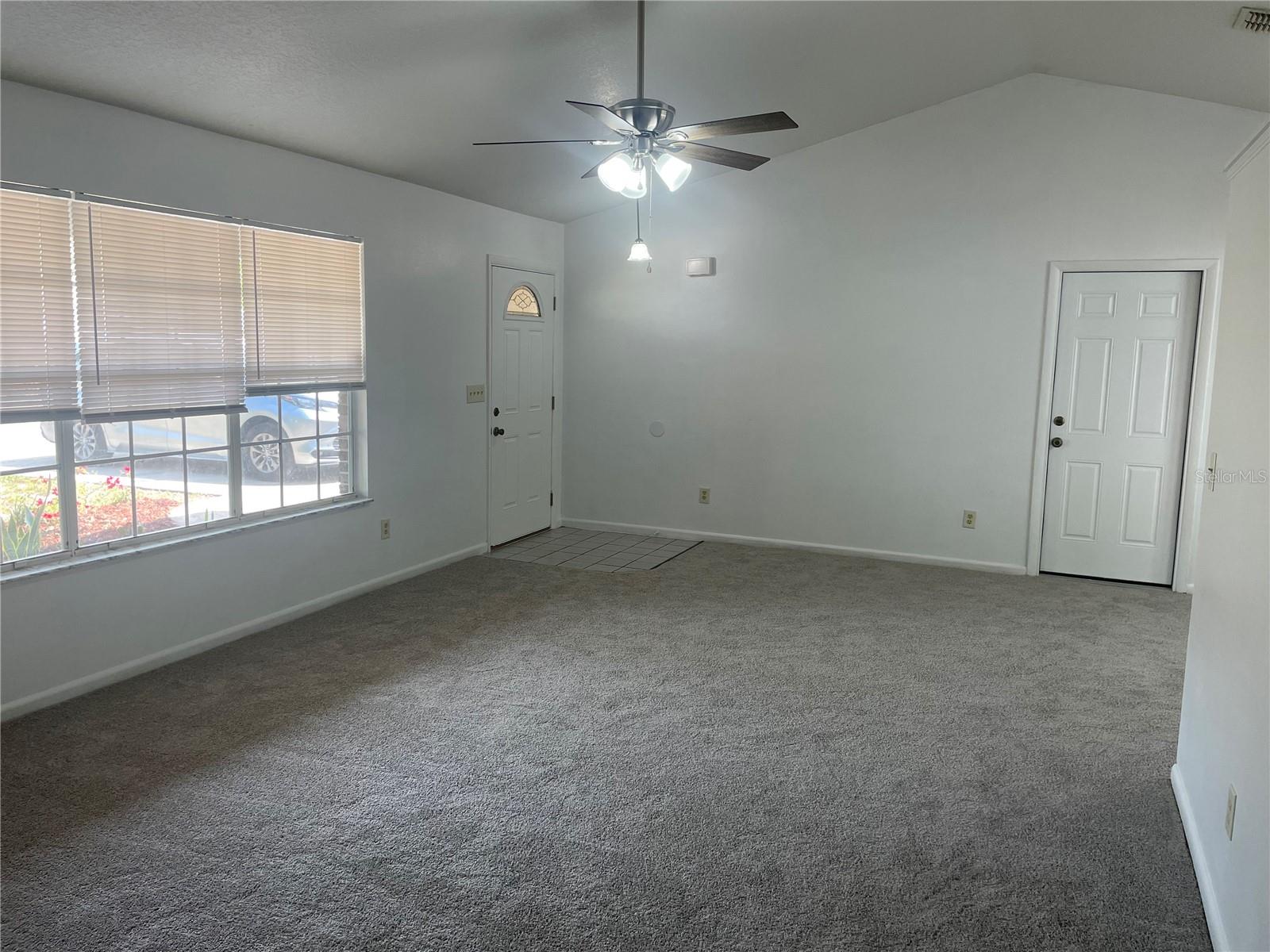 Image 15 of 19 For 2435 W Park Dr.