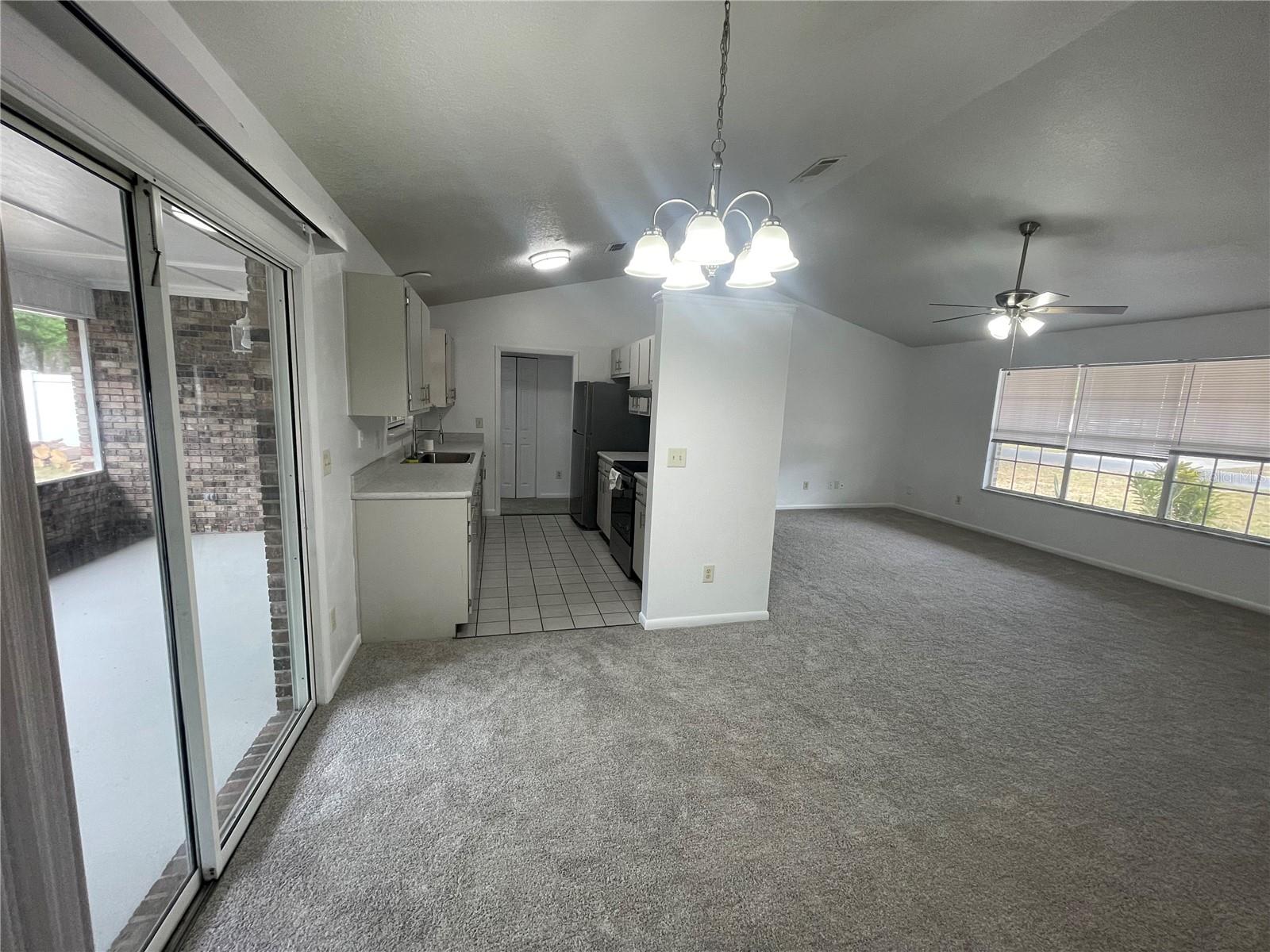 Image 4 of 19 For 2435 W Park Dr.