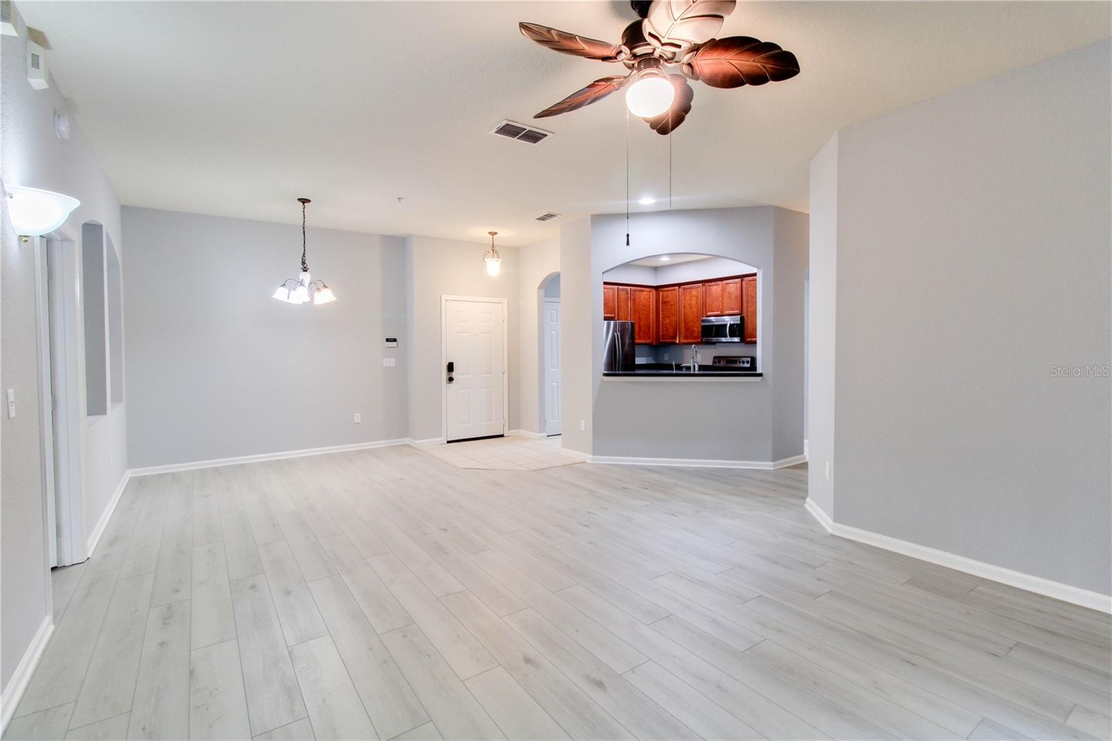Image 2 of 10 For 3331 Whitestone Circle 106