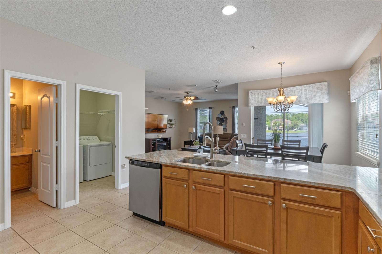 Image 13 of 43 For 10435 Eastpark Lake Drive
