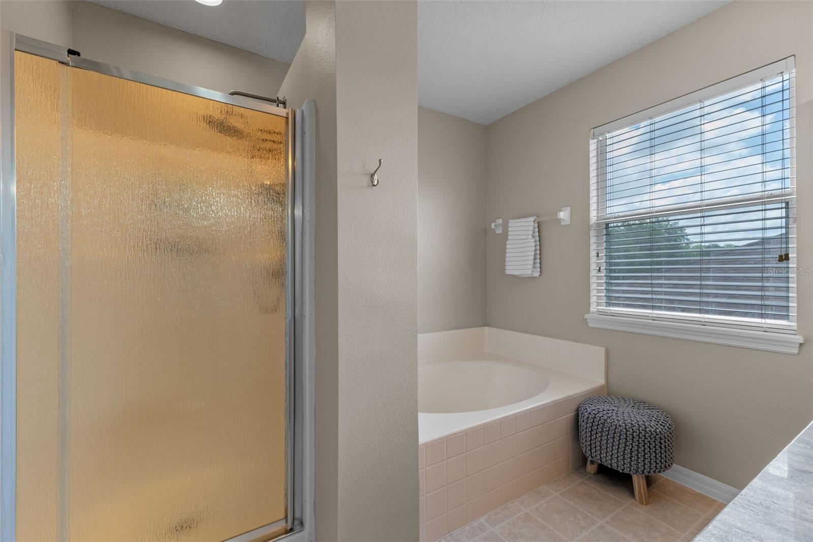 Image 27 of 43 For 10435 Eastpark Lake Drive