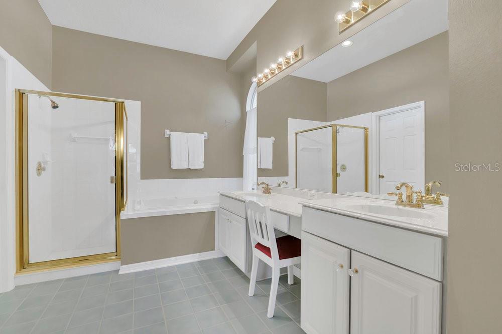 Image 19 of 34 For 8061 Bangle Lane