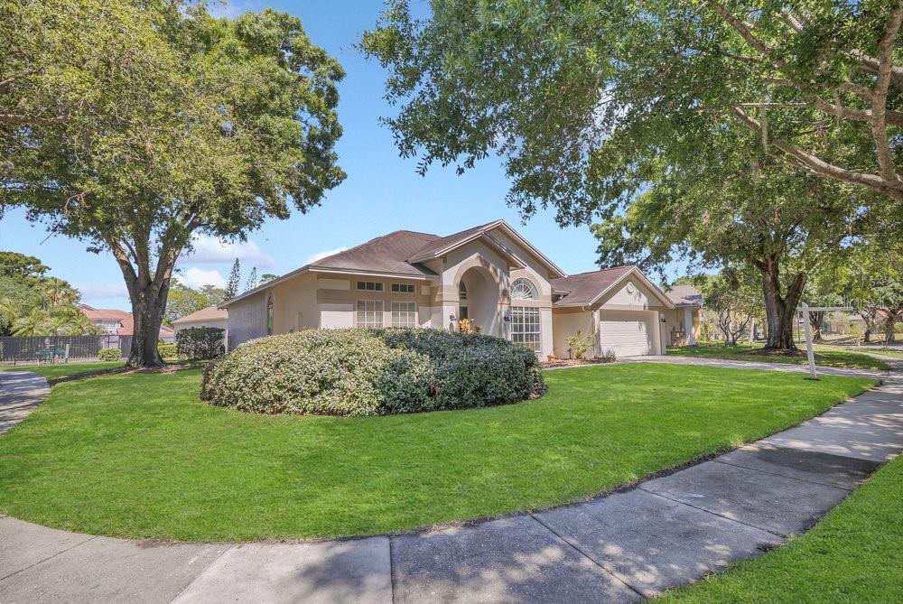 Image 4 of 34 For 8061 Bangle Lane