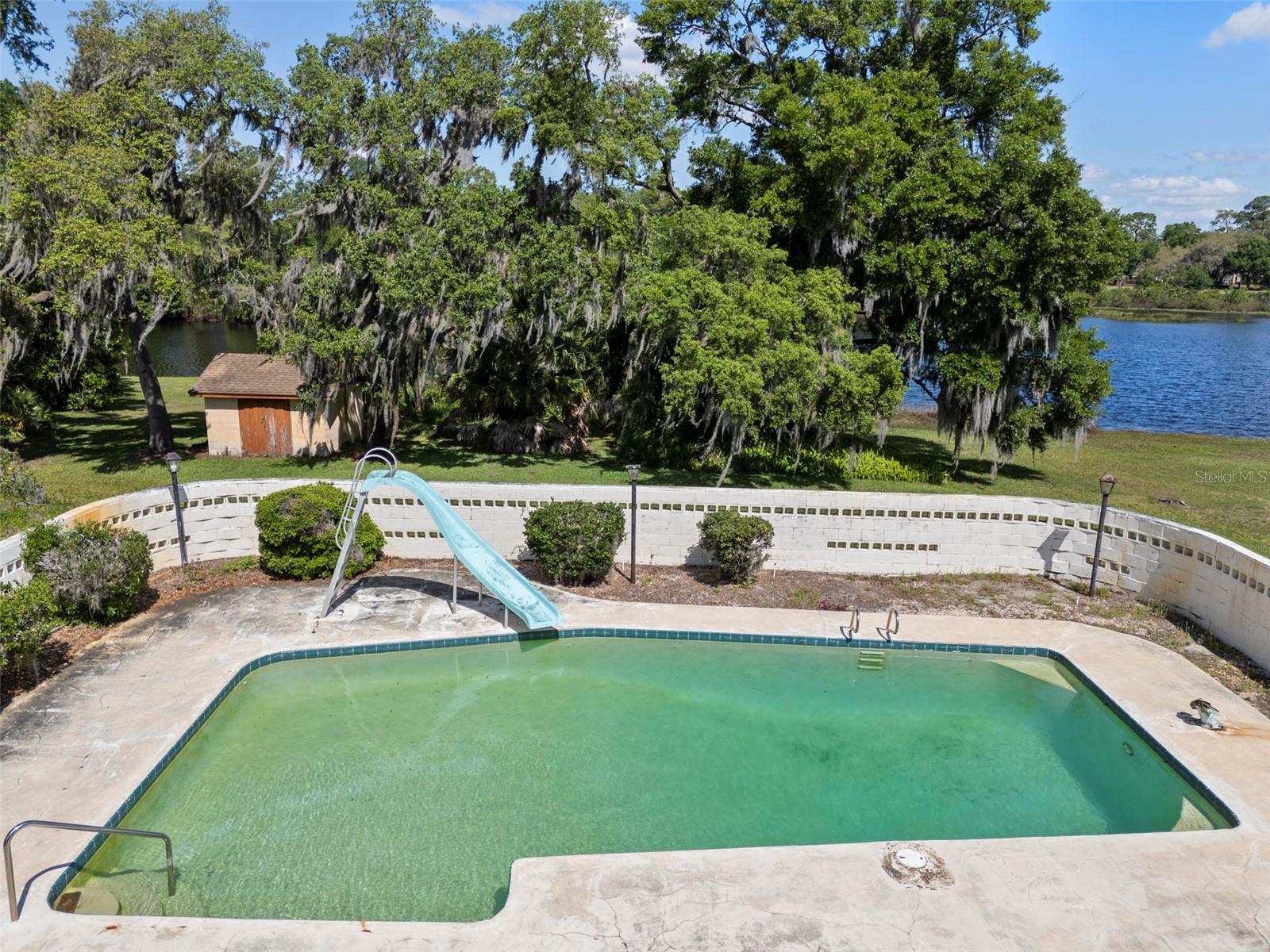 Image 11 of 37 For 29 Windsor Isle Drive
