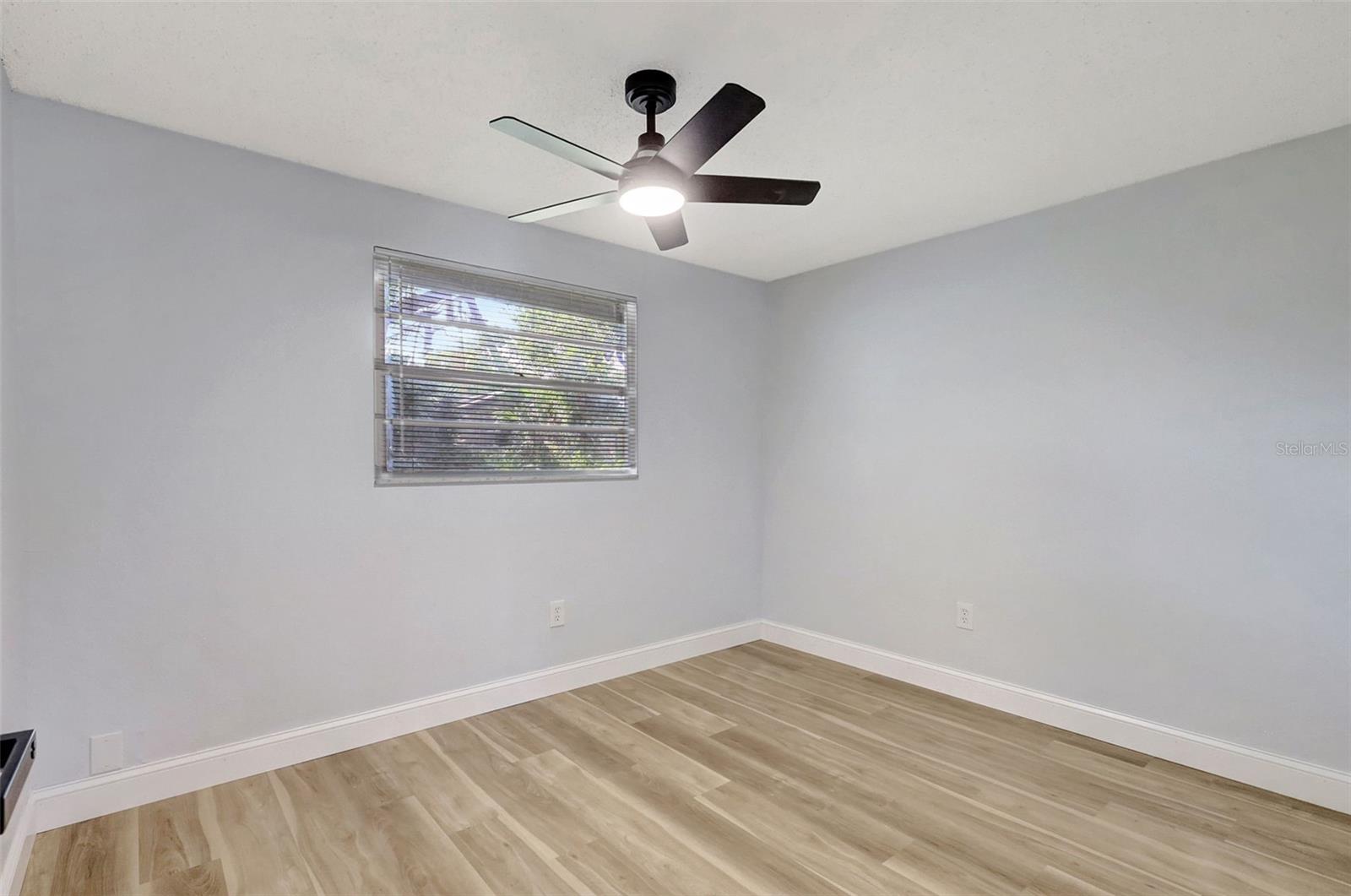 Image 17 of 24 For 1024 Applewood Drive