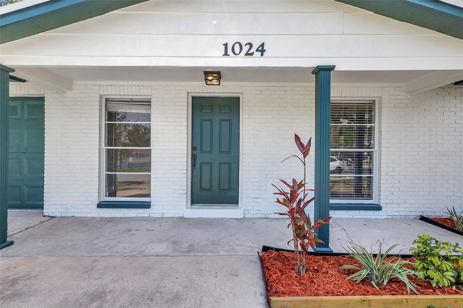 Image 3 of 24 For 1024 Applewood Drive