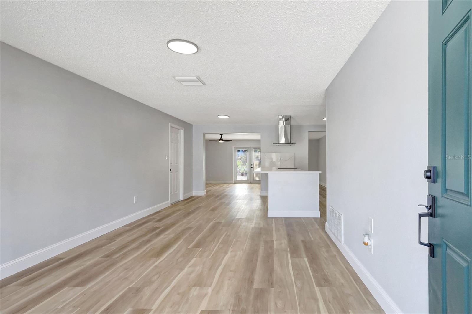 Image 4 of 24 For 1024 Applewood Drive