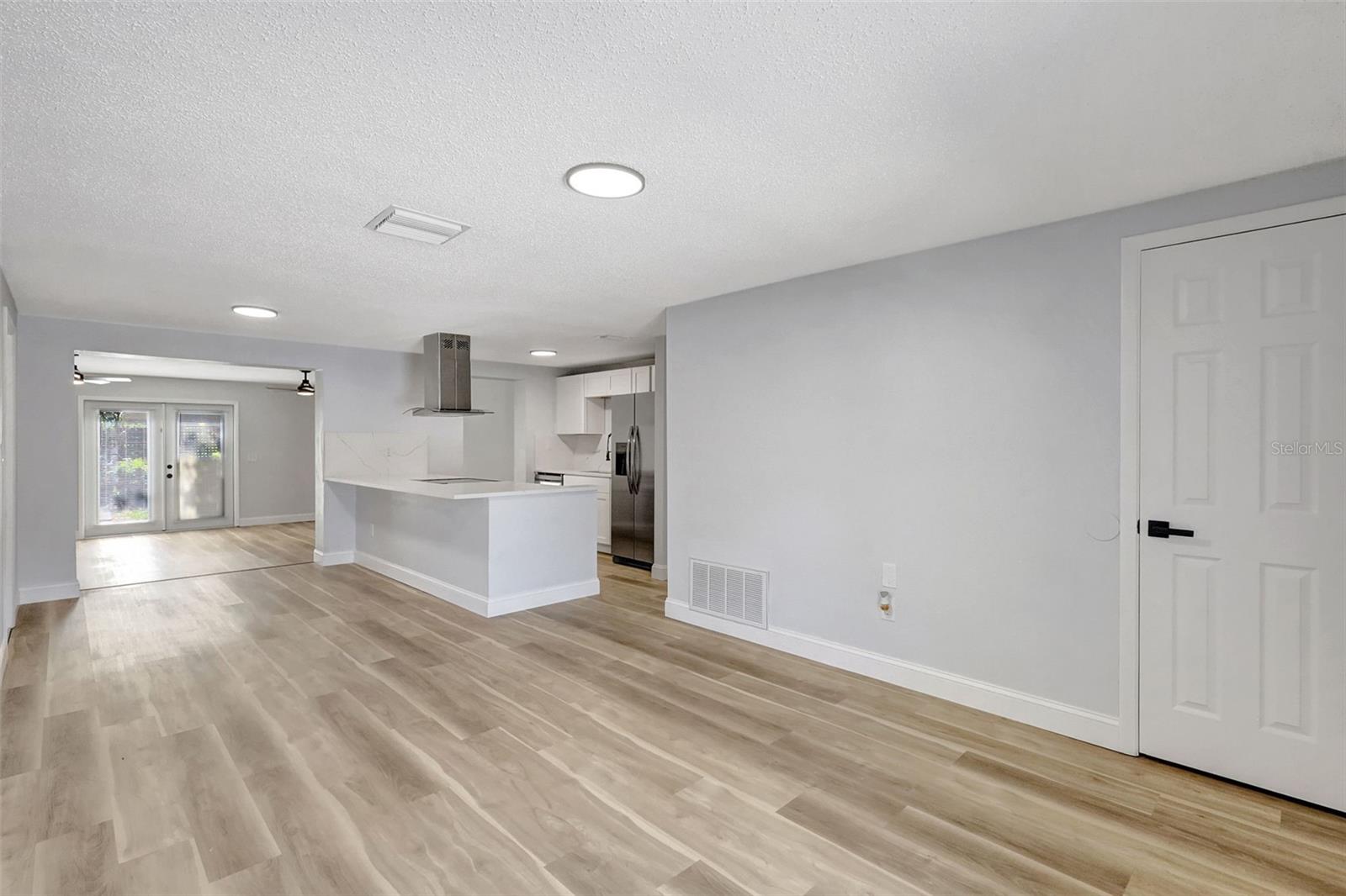 Image 5 of 24 For 1024 Applewood Drive
