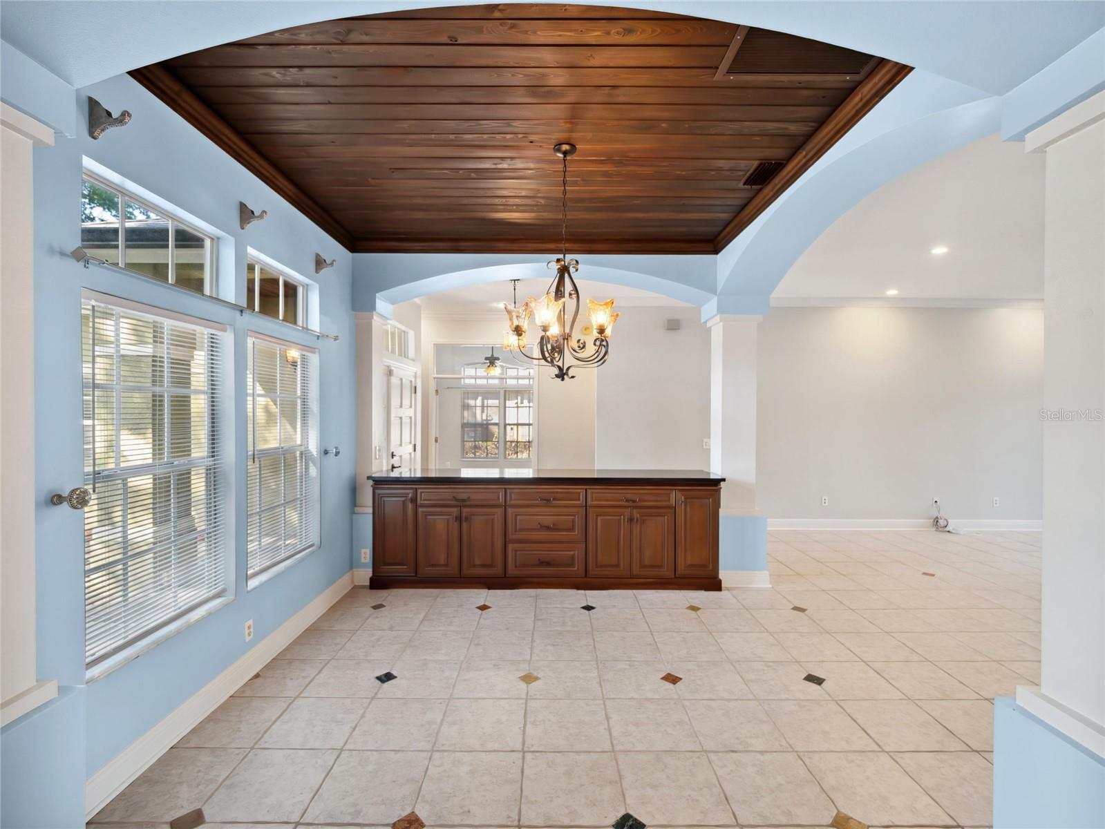 Image 11 of 34 For 148 Oak View Circle