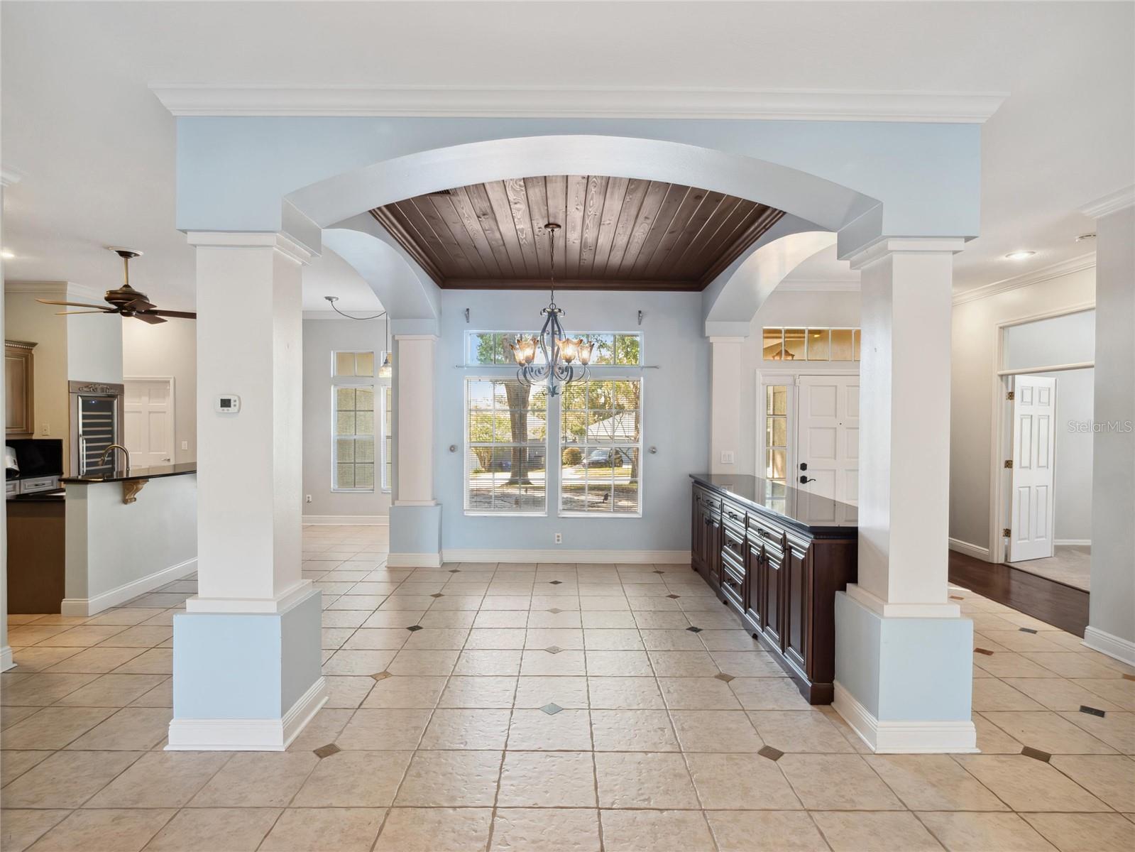 Image 12 of 34 For 148 Oak View Circle
