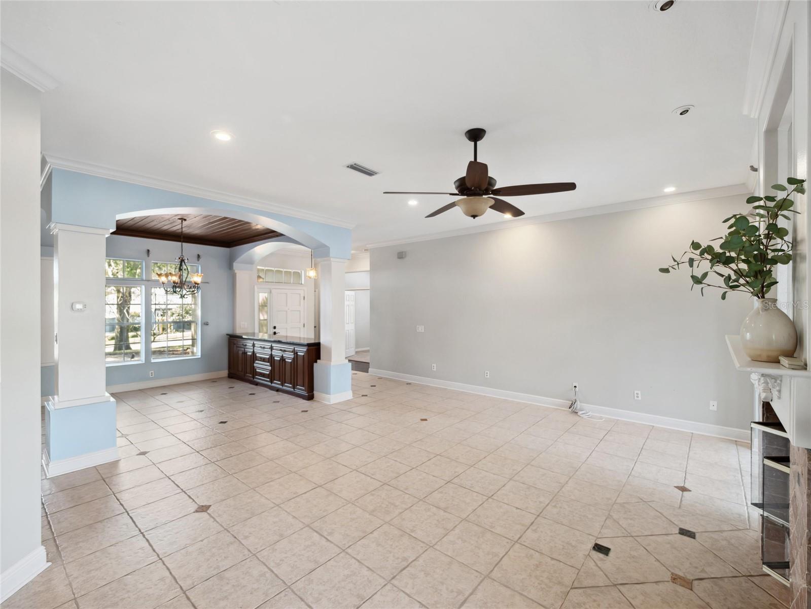 Image 15 of 34 For 148 Oak View Circle