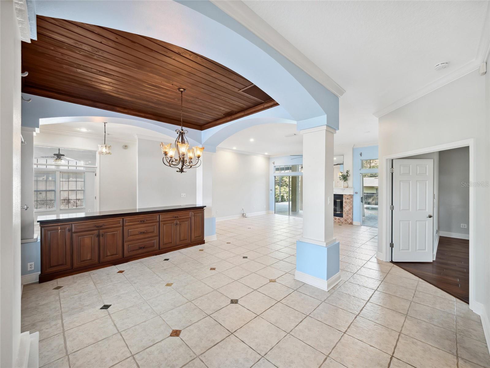 Image 16 of 34 For 148 Oak View Circle