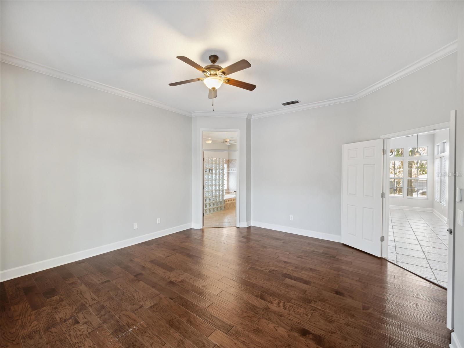 Image 19 of 34 For 148 Oak View Circle