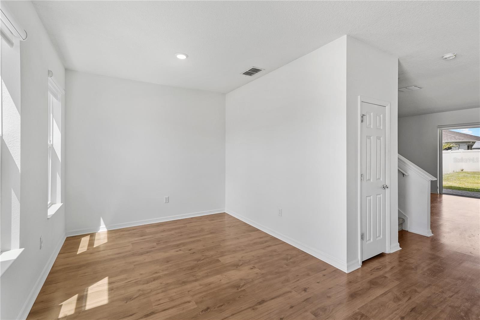 Image 3 of 27 For 2730 Parkfield Road