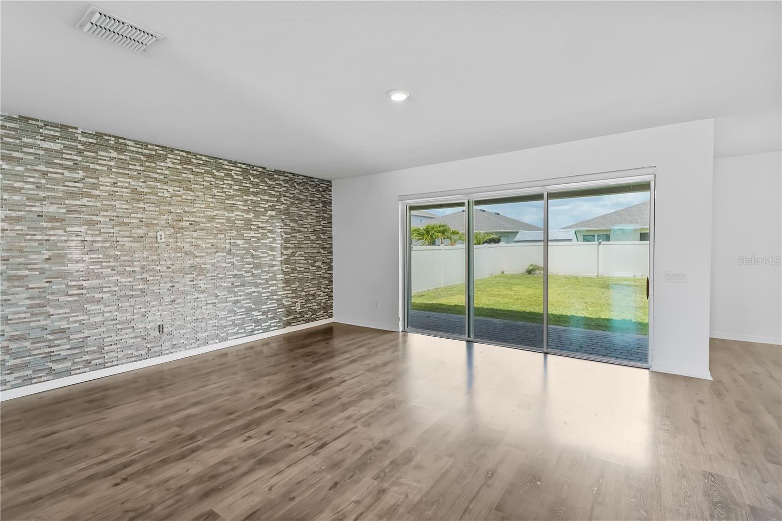 Image 4 of 27 For 2730 Parkfield Road