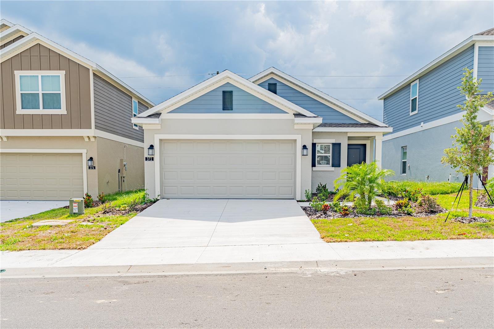 Details for 372 Loch Court, DAVENPORT, FL 33837