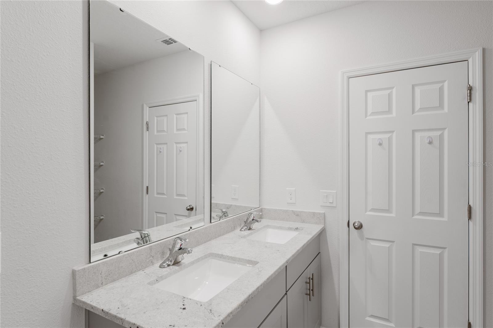 Image 18 of 25 For 349 Guadlupe Street