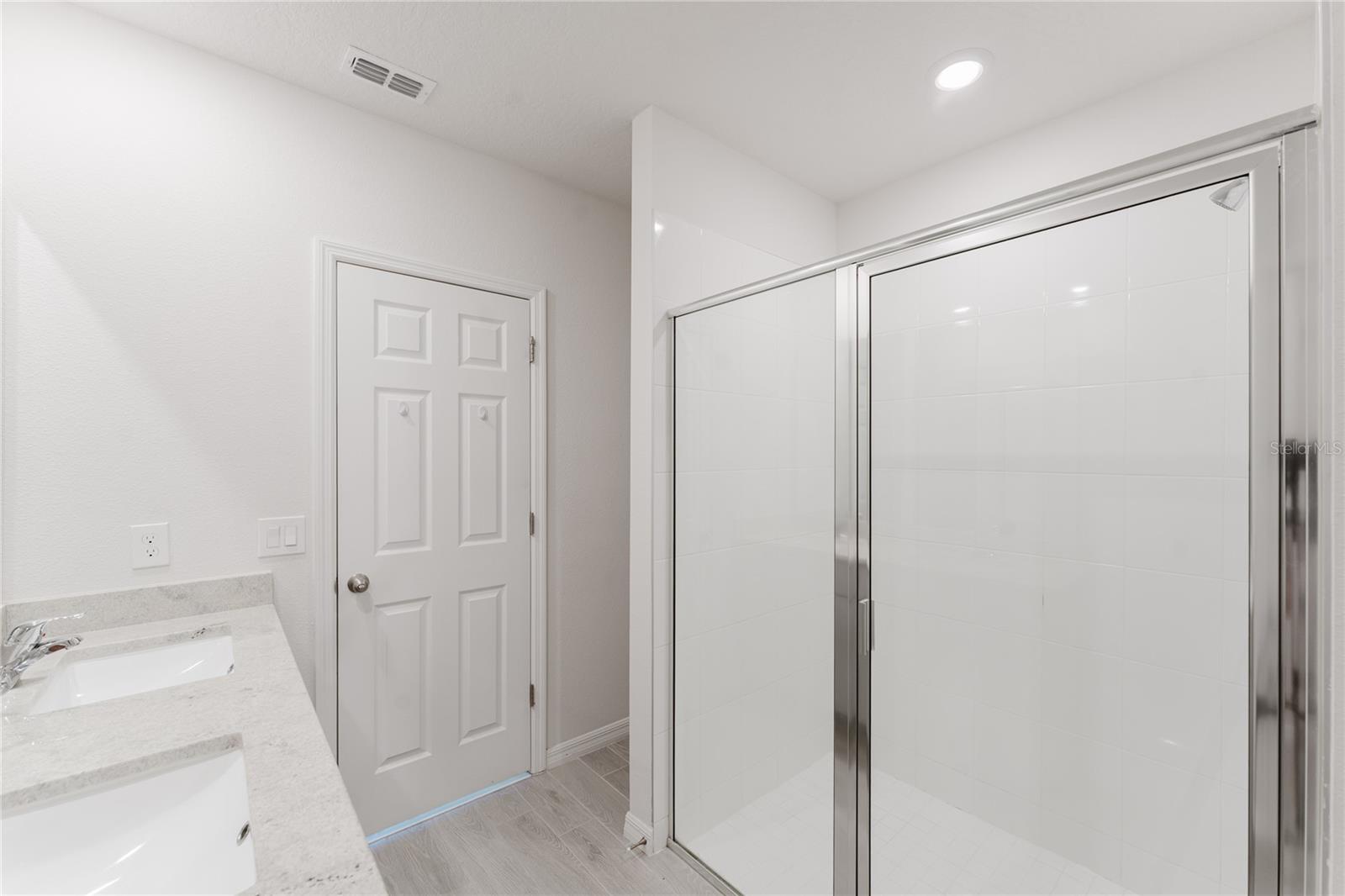 Image 19 of 25 For 349 Guadlupe Street