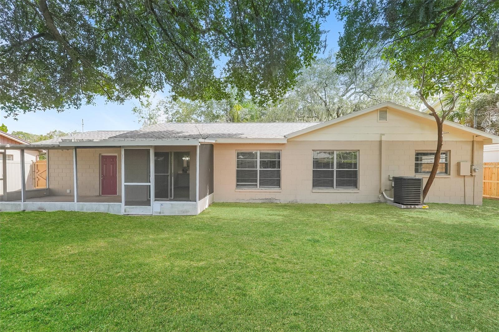 Image 16 of 16 For 2204 Tanglewood Way