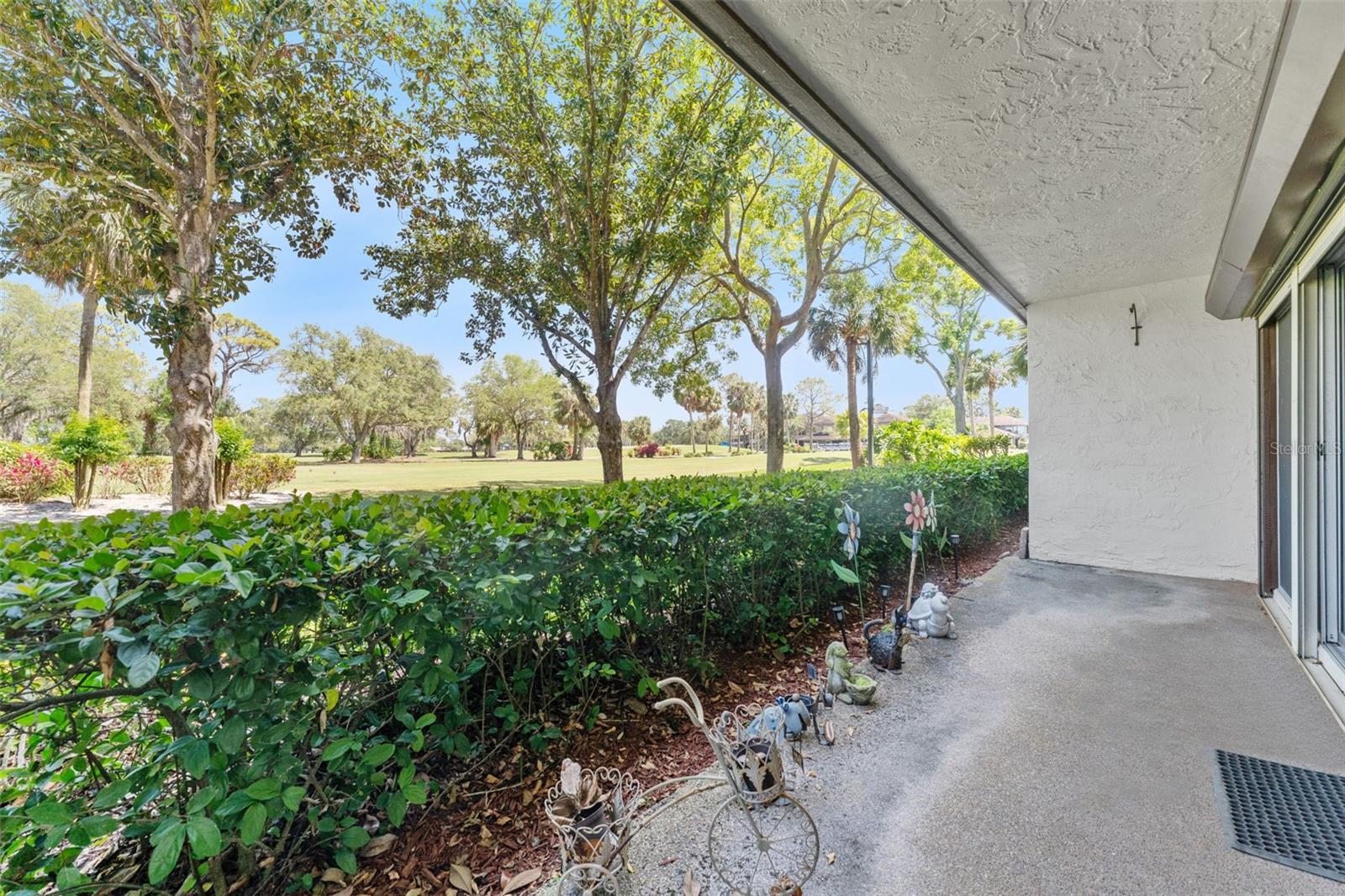Image 27 of 37 For 3035 Countryside Boulevard 15b