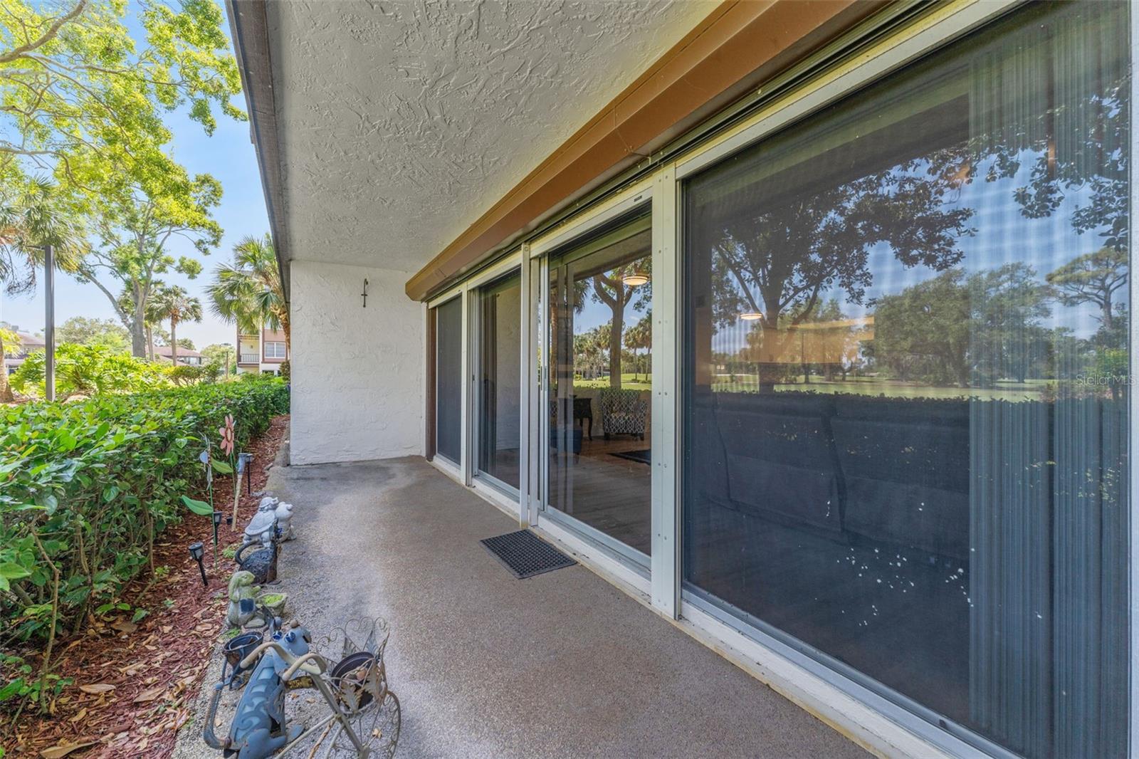 Image 28 of 37 For 3035 Countryside Boulevard 15b