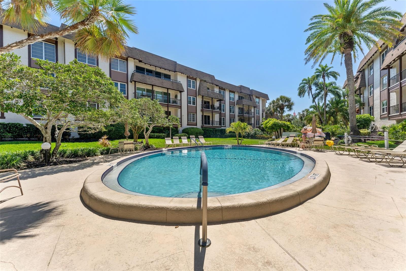 Image 30 of 37 For 3035 Countryside Boulevard 15b