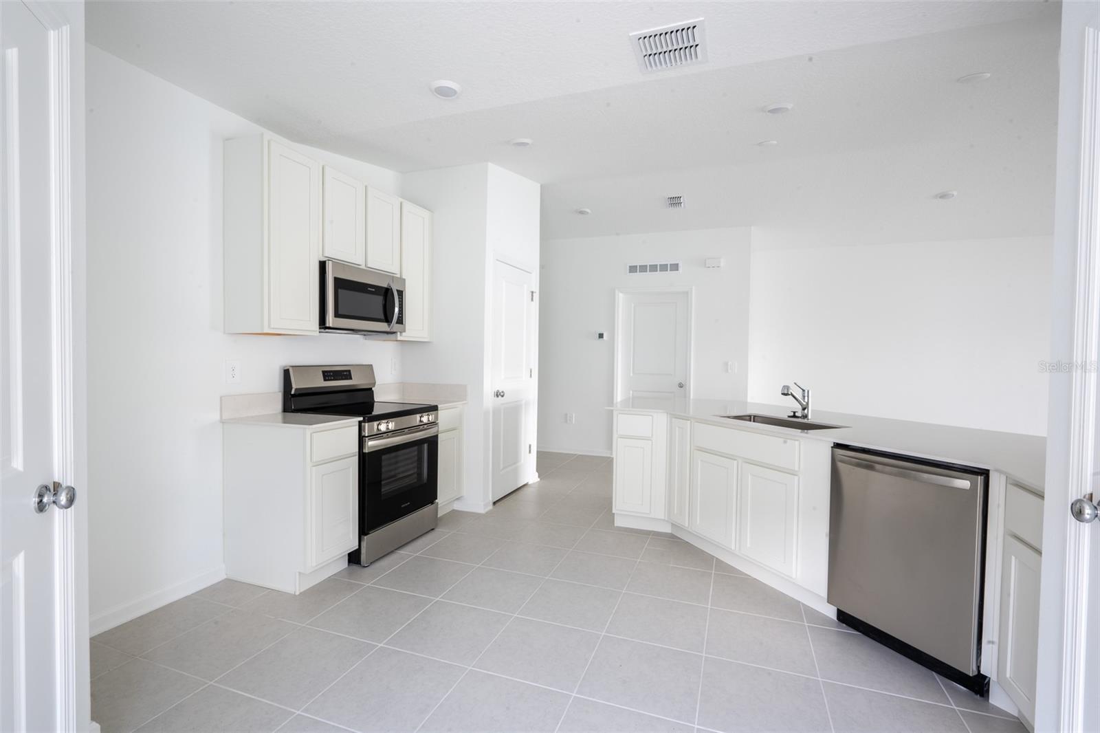 Image 17 of 39 For 5821 Le Marin Way