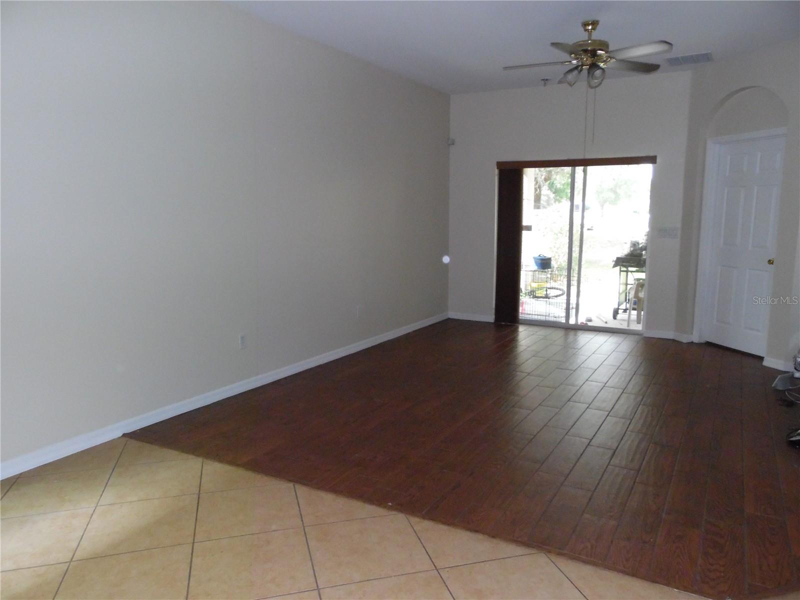 Image 4 of 26 For 15256 Stonebriar Way