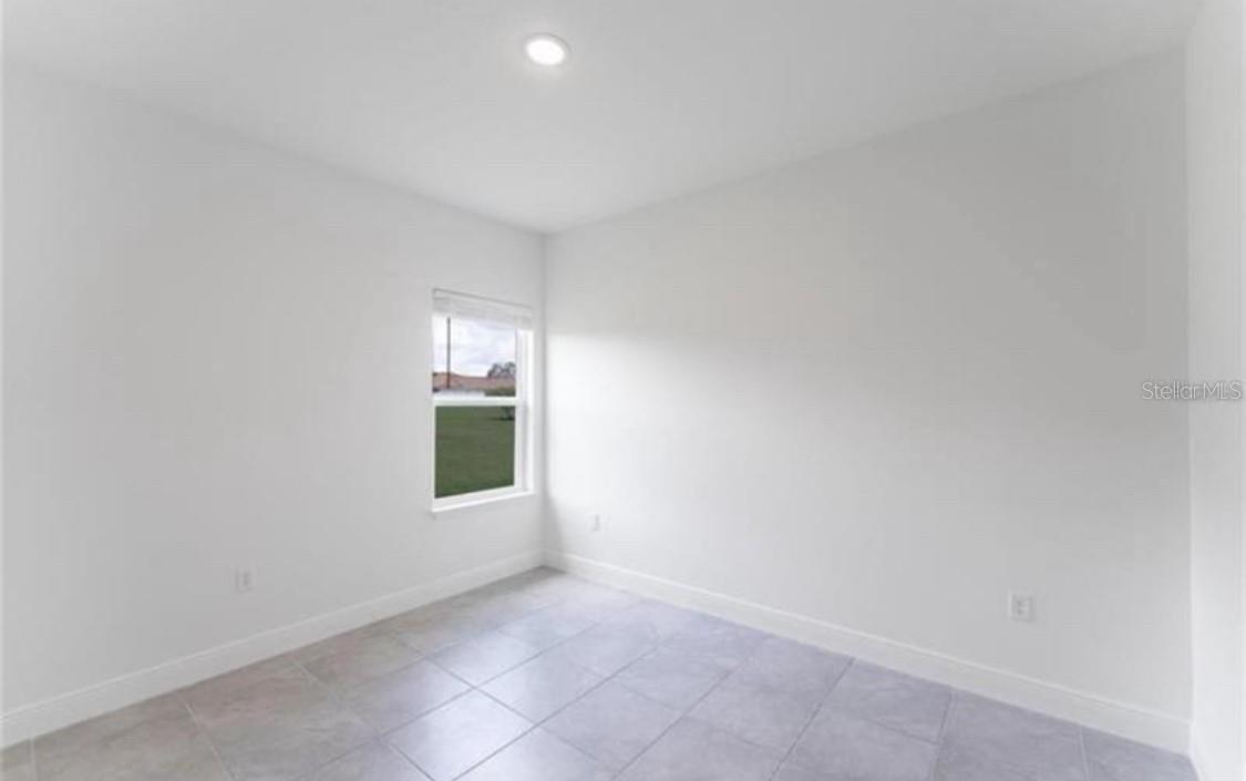 Image 18 of 28 For 15971 33rd Avenue Road