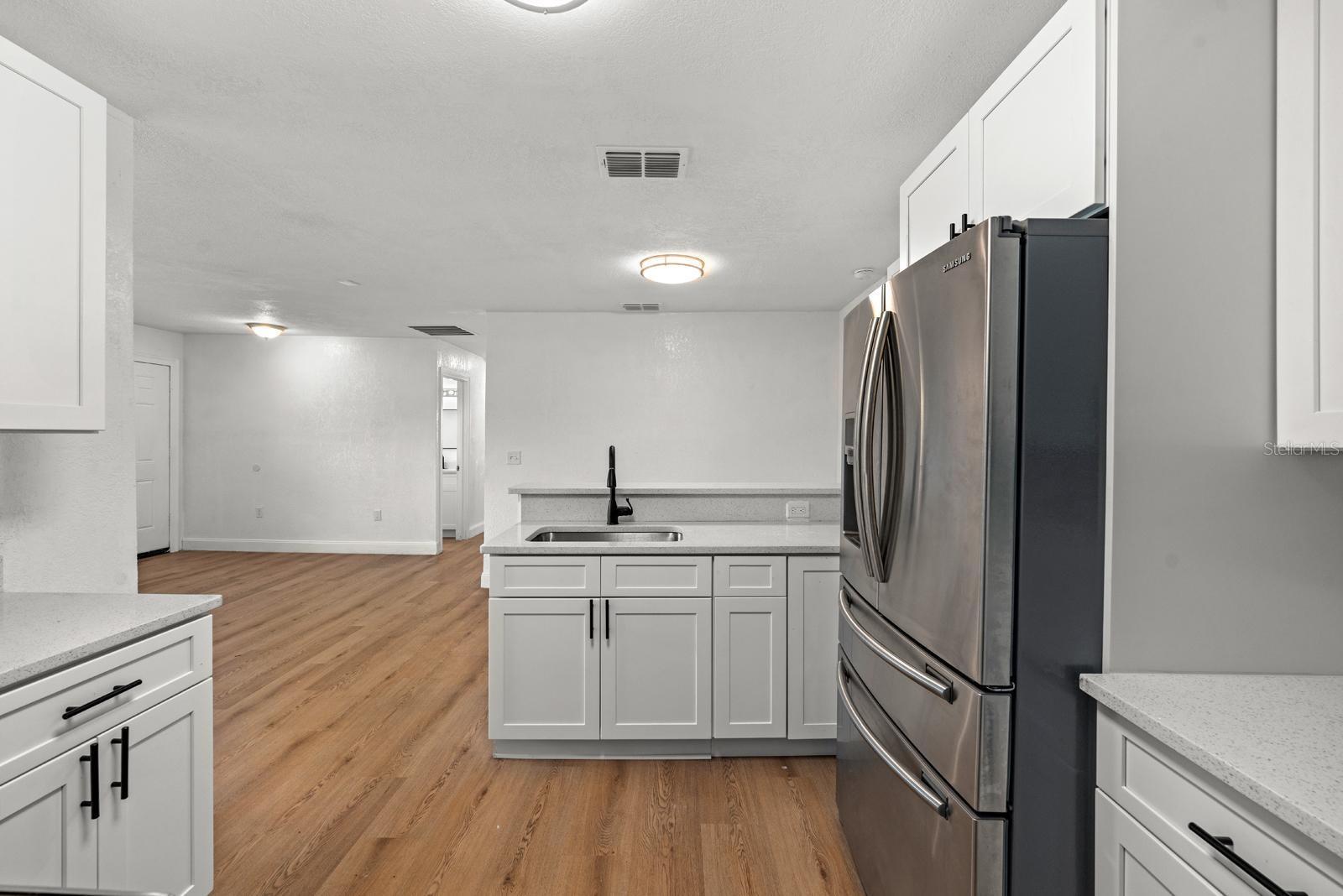 Image 10 of 11 For 5612 Meridian Way