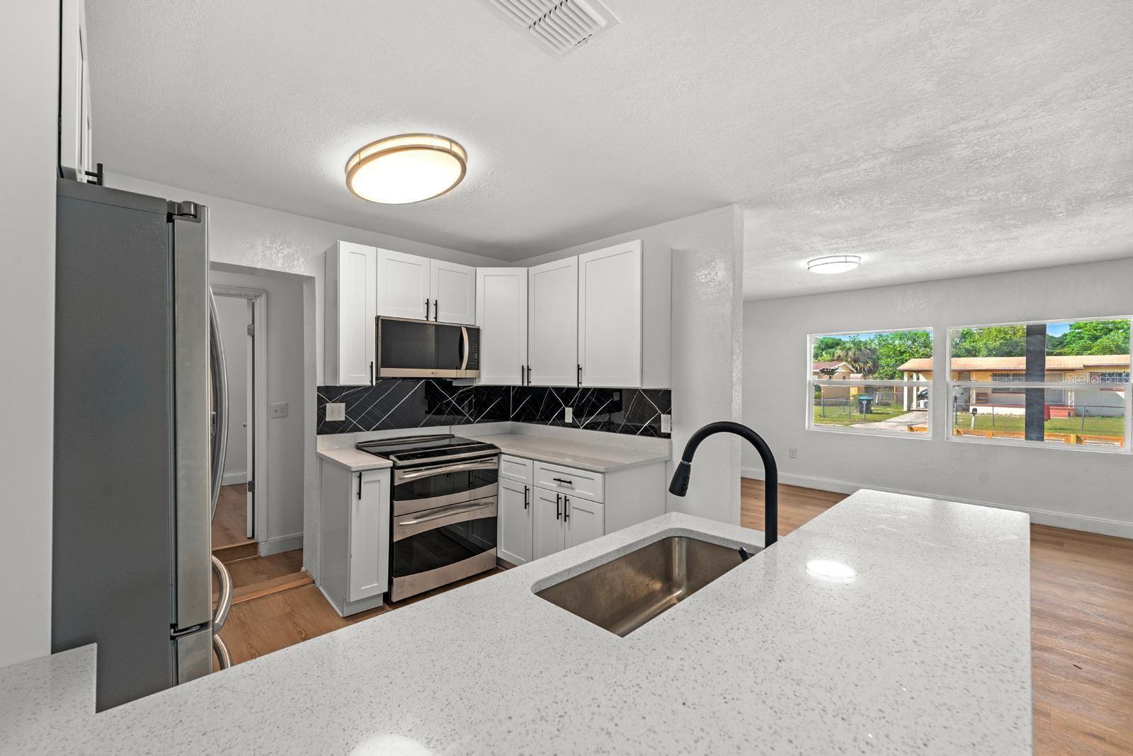 Image 9 of 11 For 5612 Meridian Way