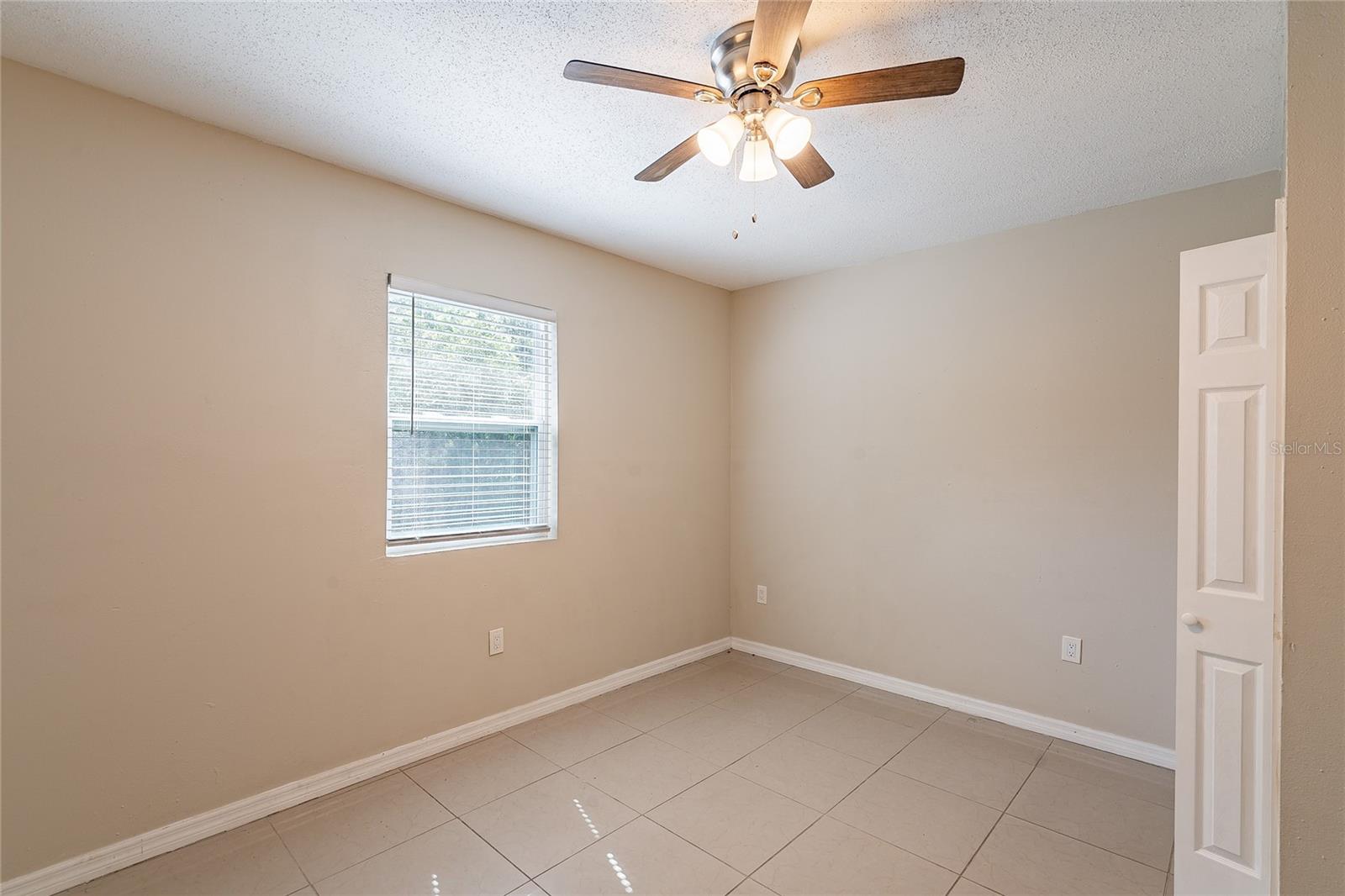 Image 10 of 24 For 1411 Powers Drive