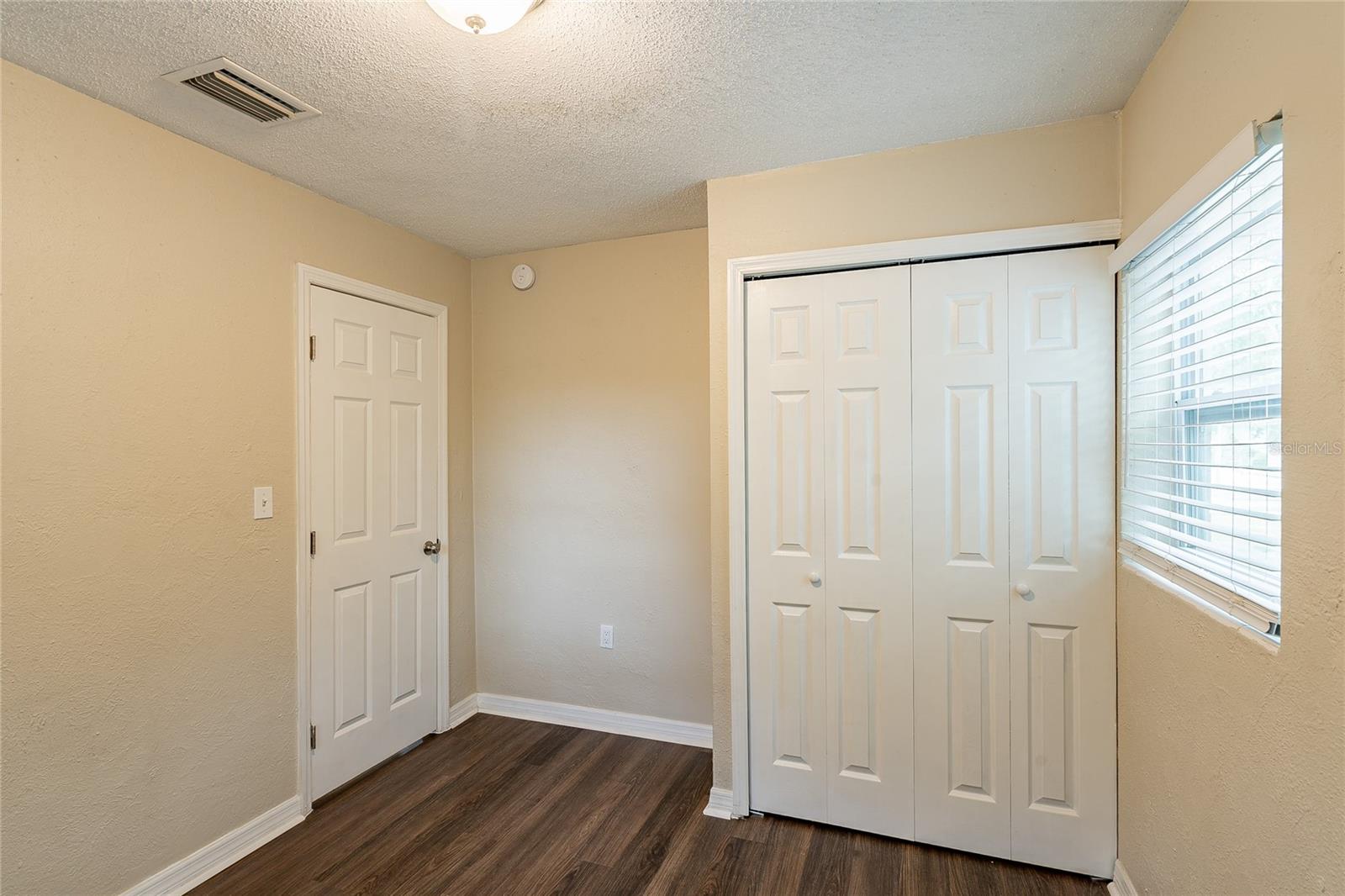 Image 19 of 24 For 1411 Powers Drive