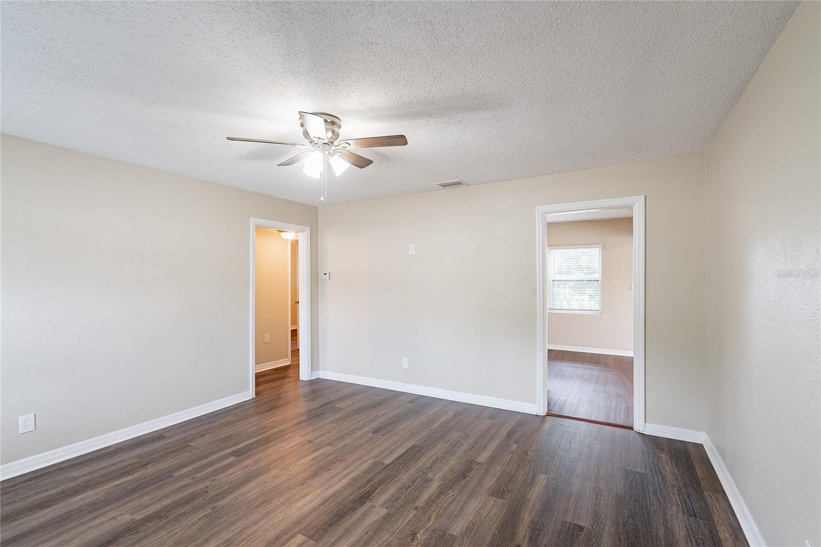 Image 4 of 24 For 1411 Powers Drive