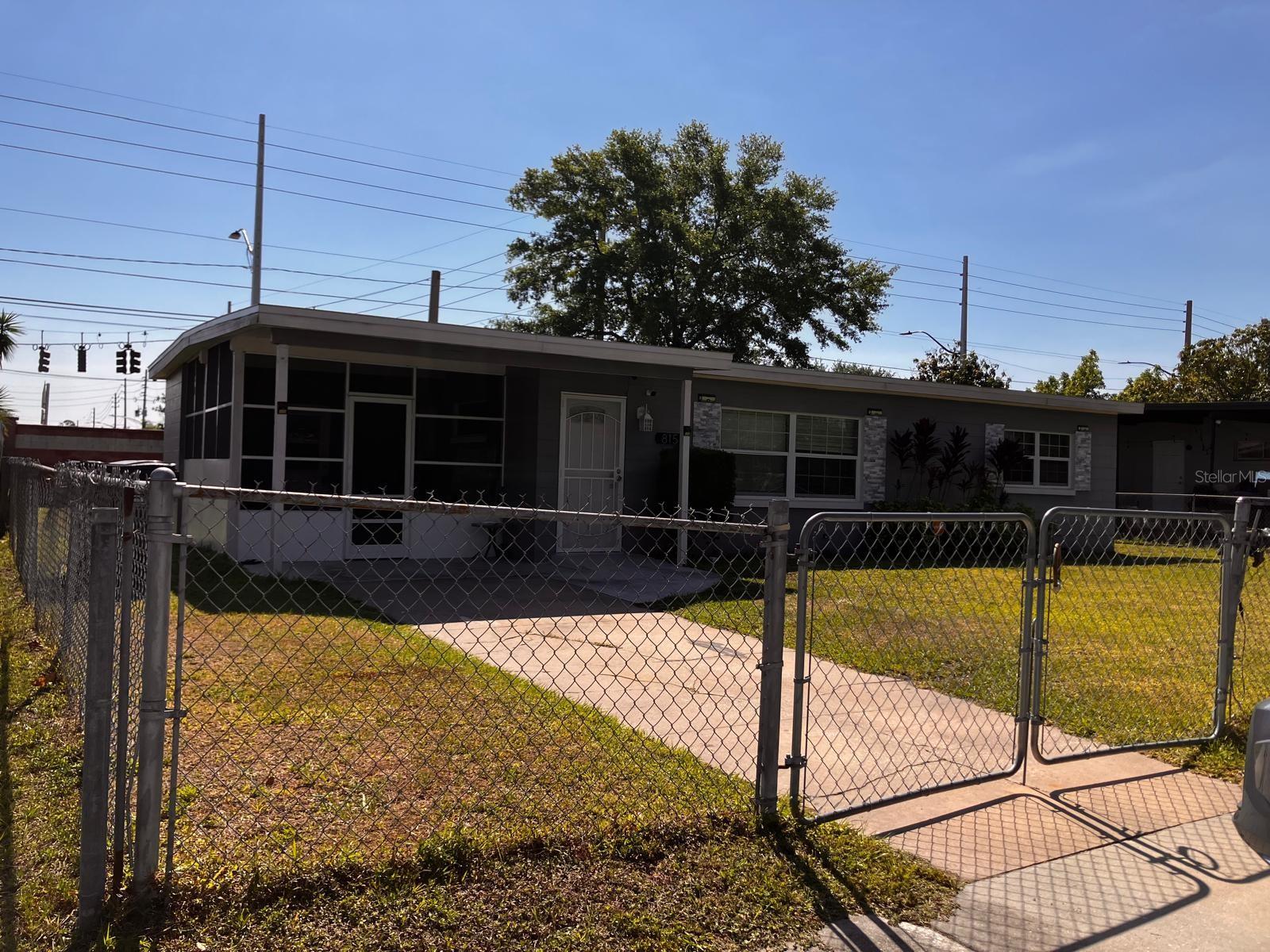 Image 3 of 17 For 815 Solandra Drive