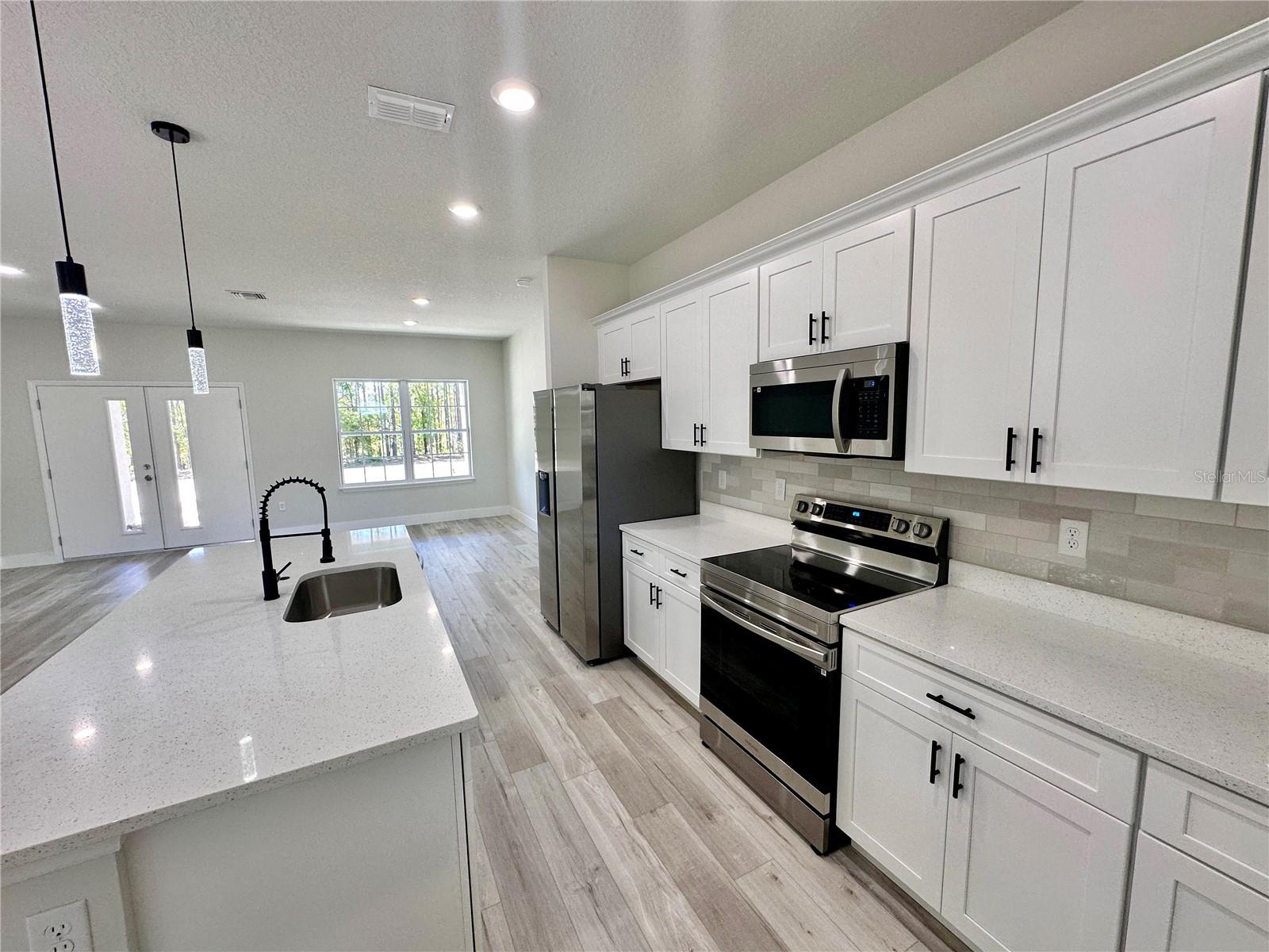 Listing photo id 13 for 1905 Linden Drive