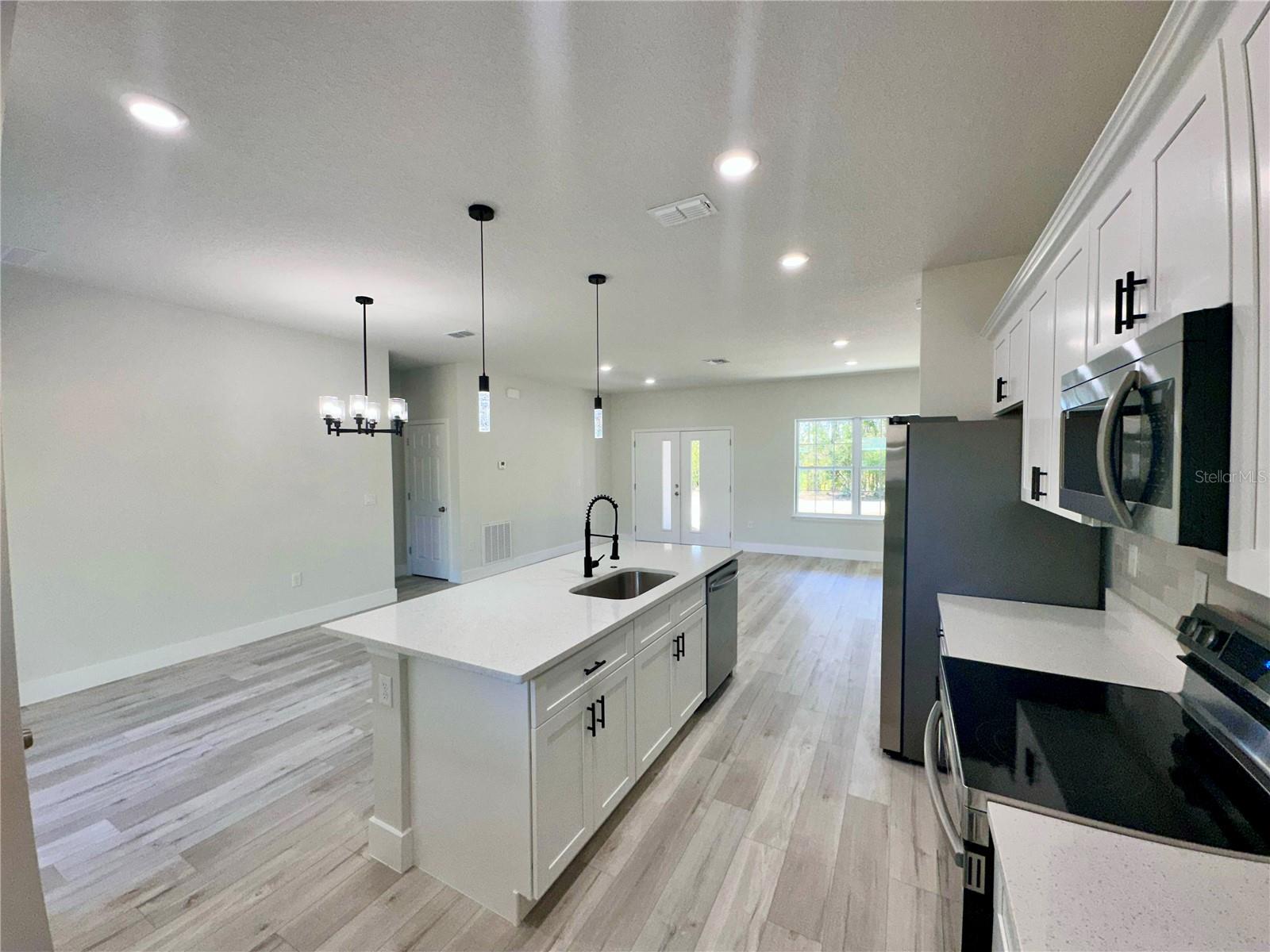 Listing photo id 14 for 1905 Linden Drive